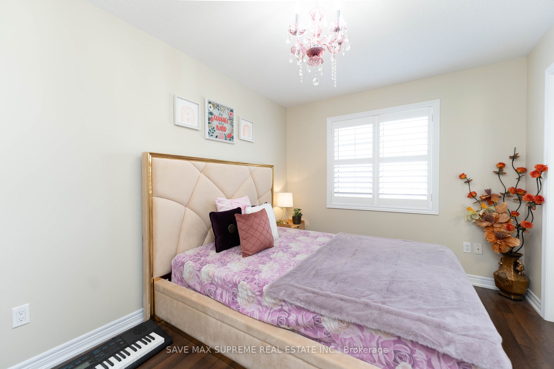 4 Ingleside Rd N