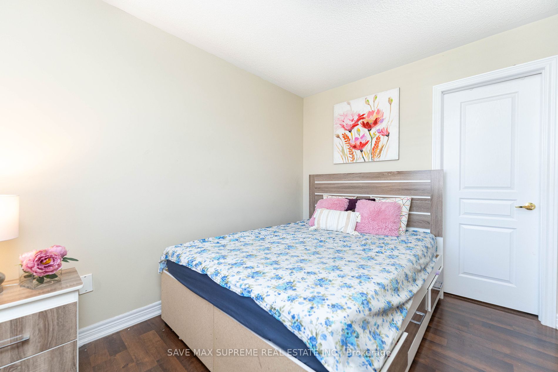 4 Ingleside Rd N