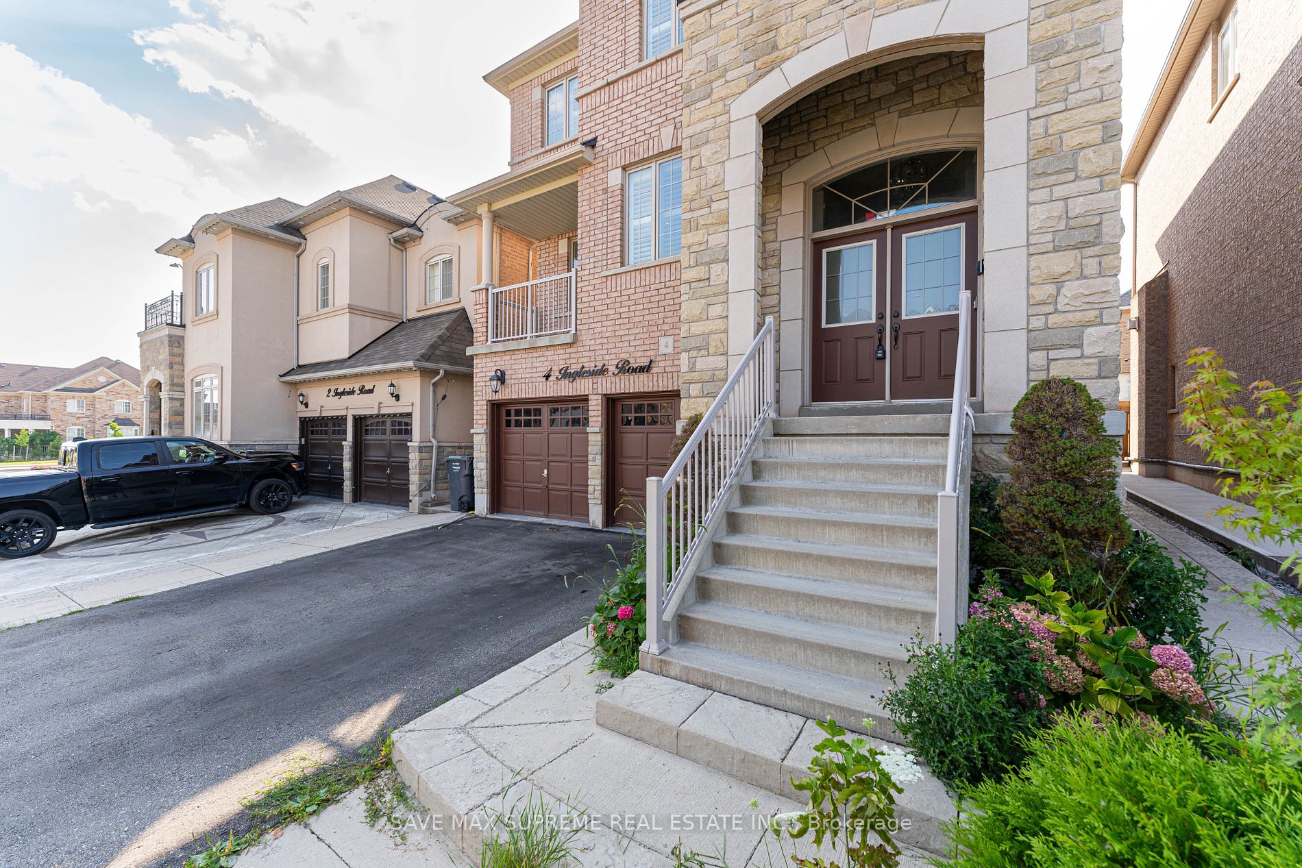 4 Ingleside Rd N