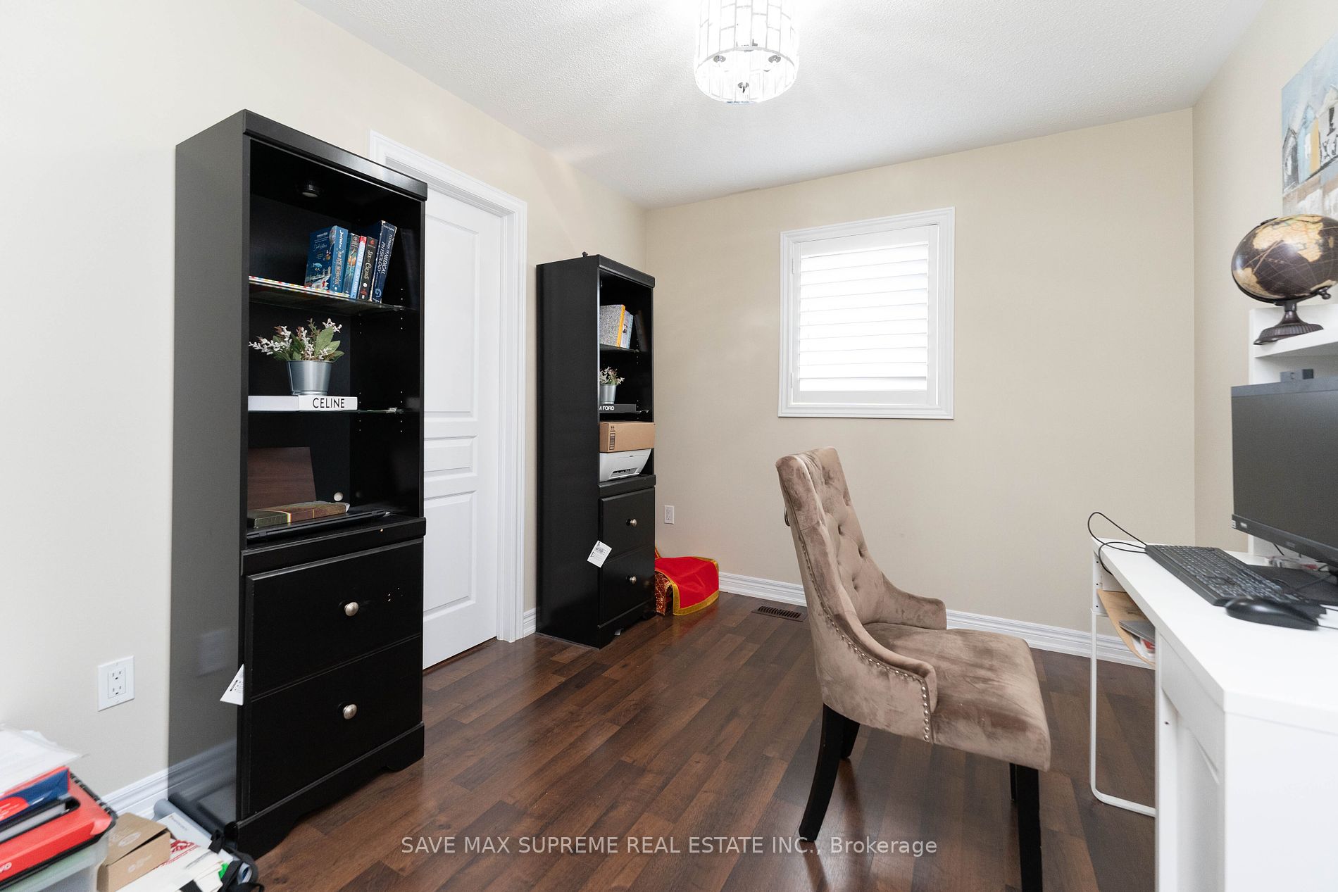 4 Ingleside Rd N