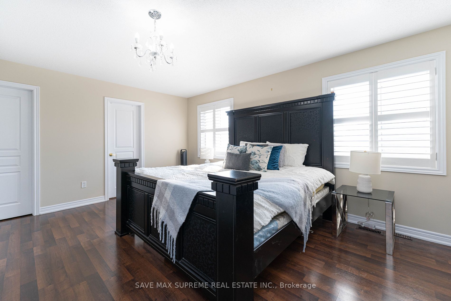 4 Ingleside Rd N