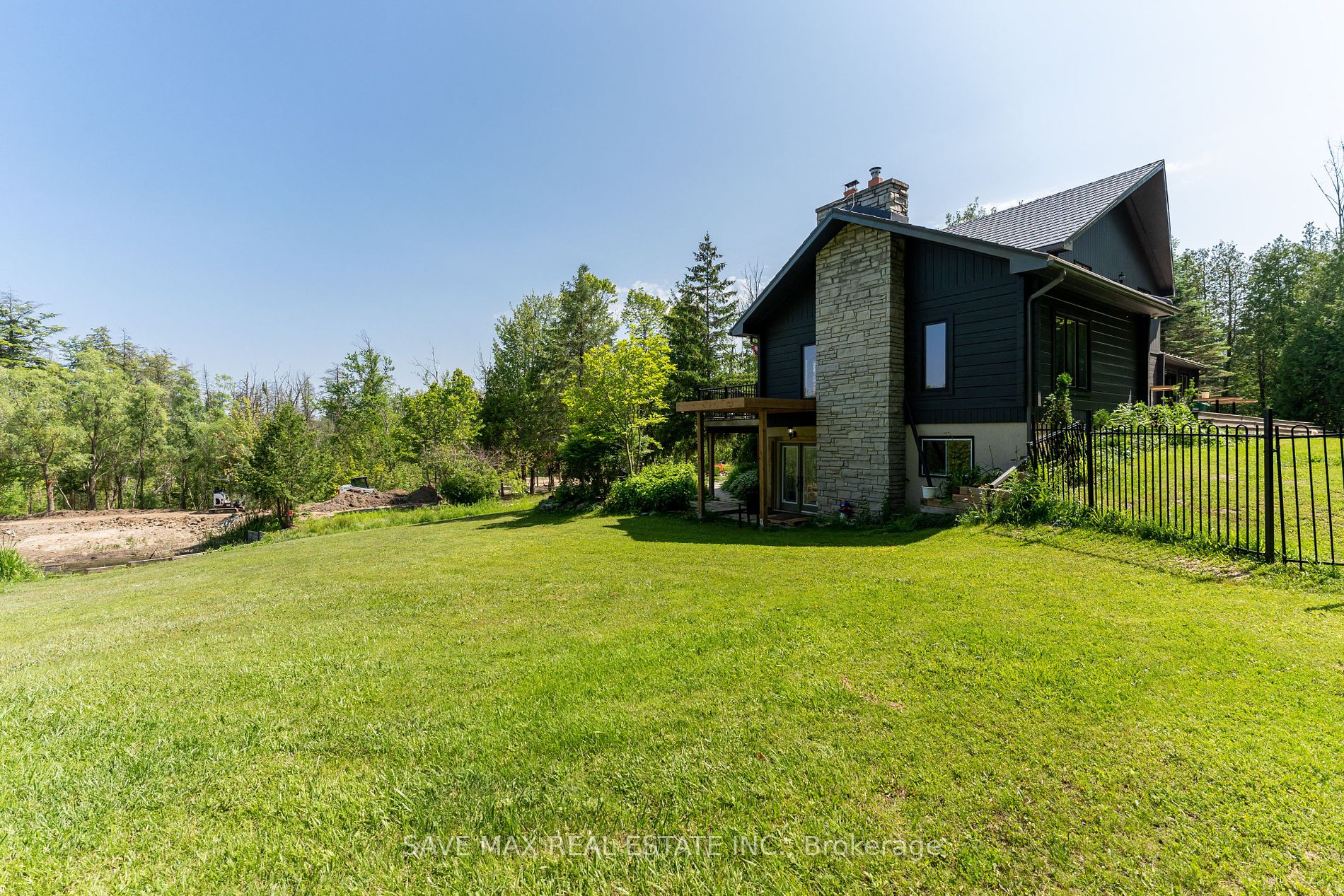 2654 Forks Of The Credit Rd
