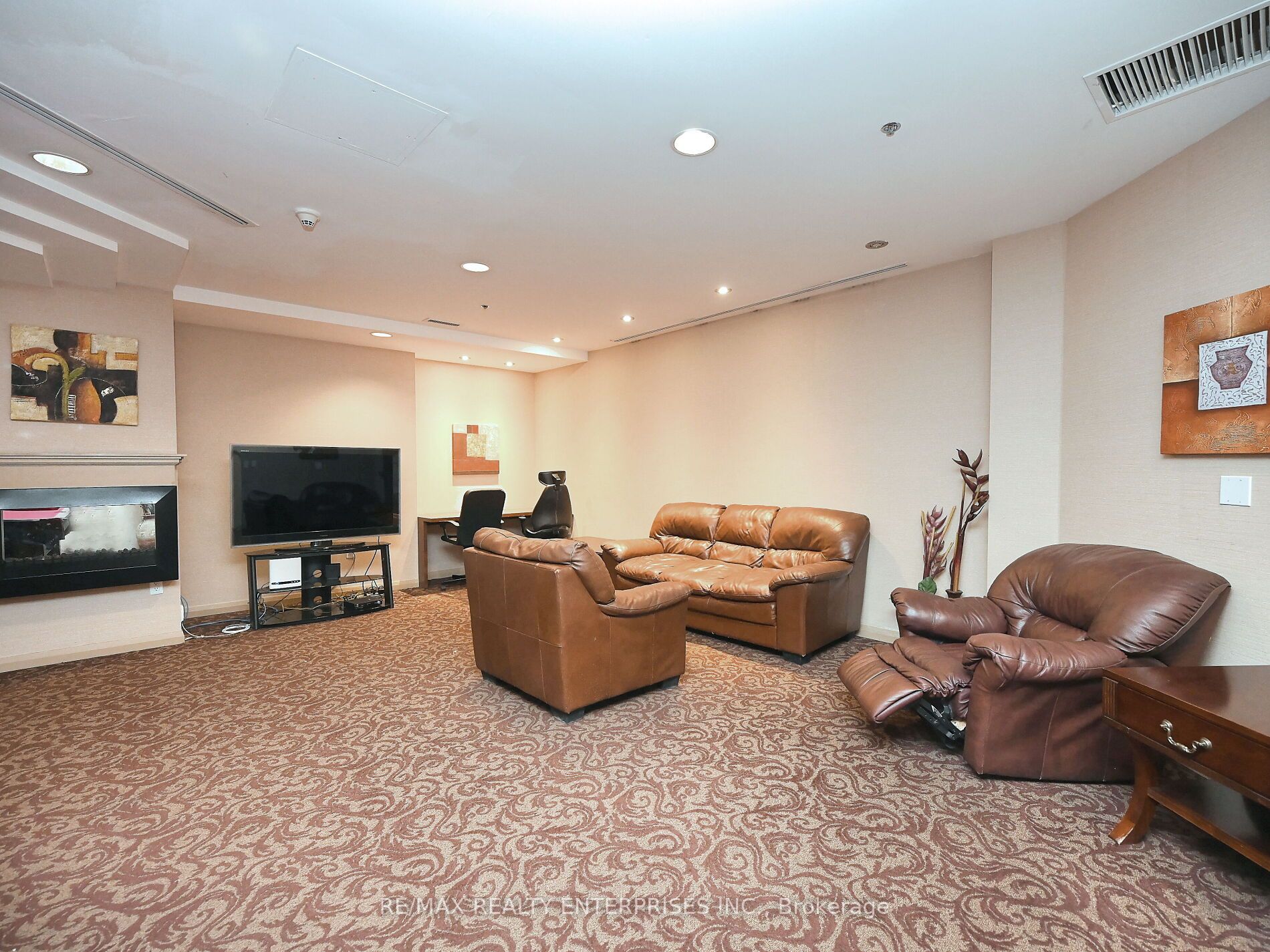 220 Forum Dr, #Ph 101