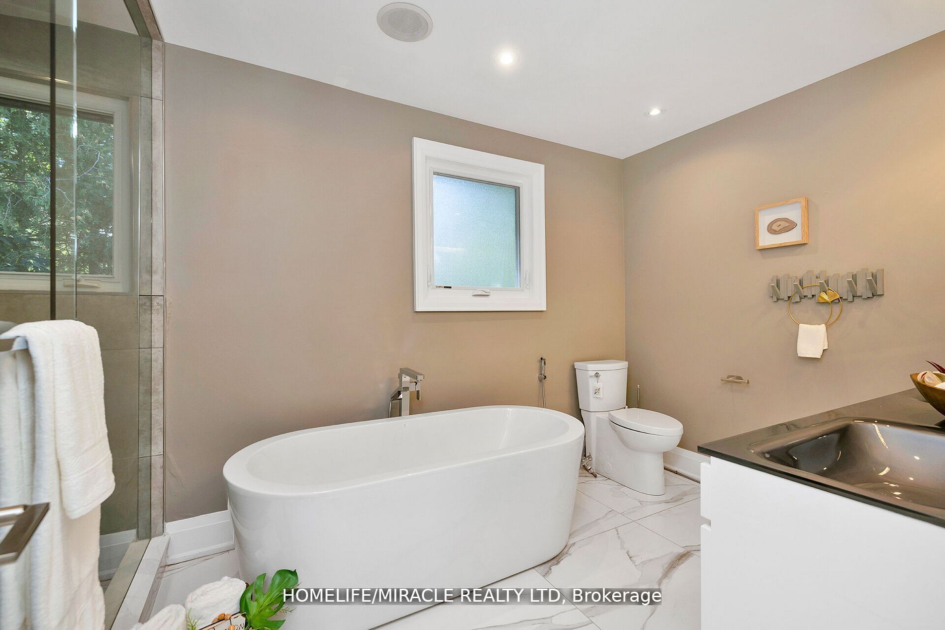 2068 Mississauga Road