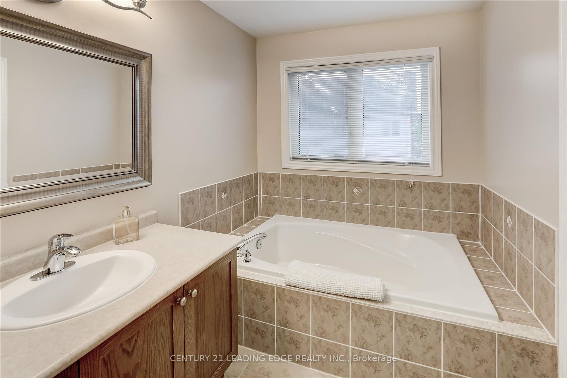 4843 Verdi St
