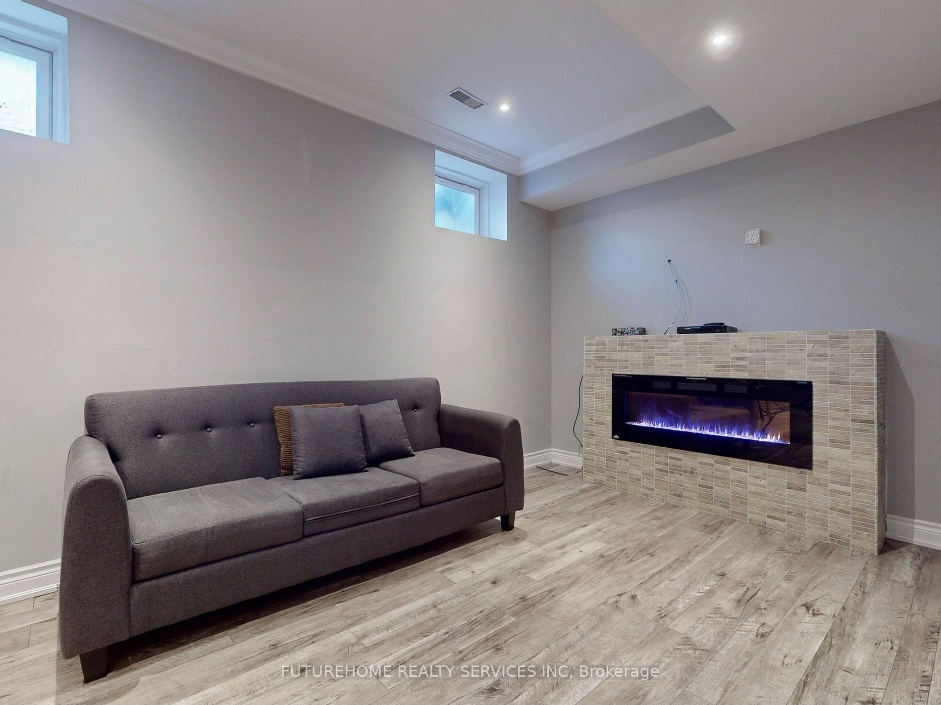 46 Eaglesprings Cres