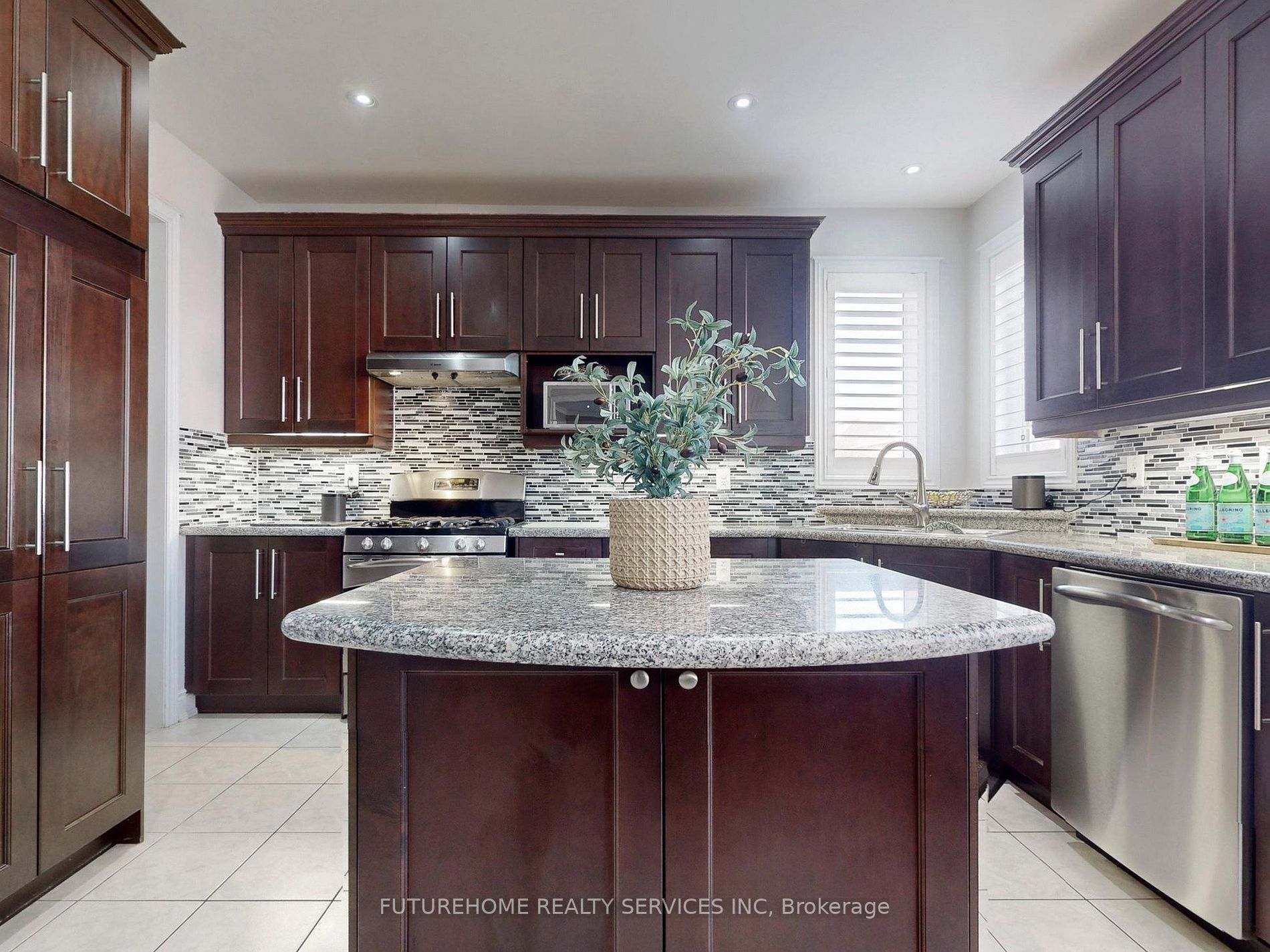 46 Eaglesprings Cres