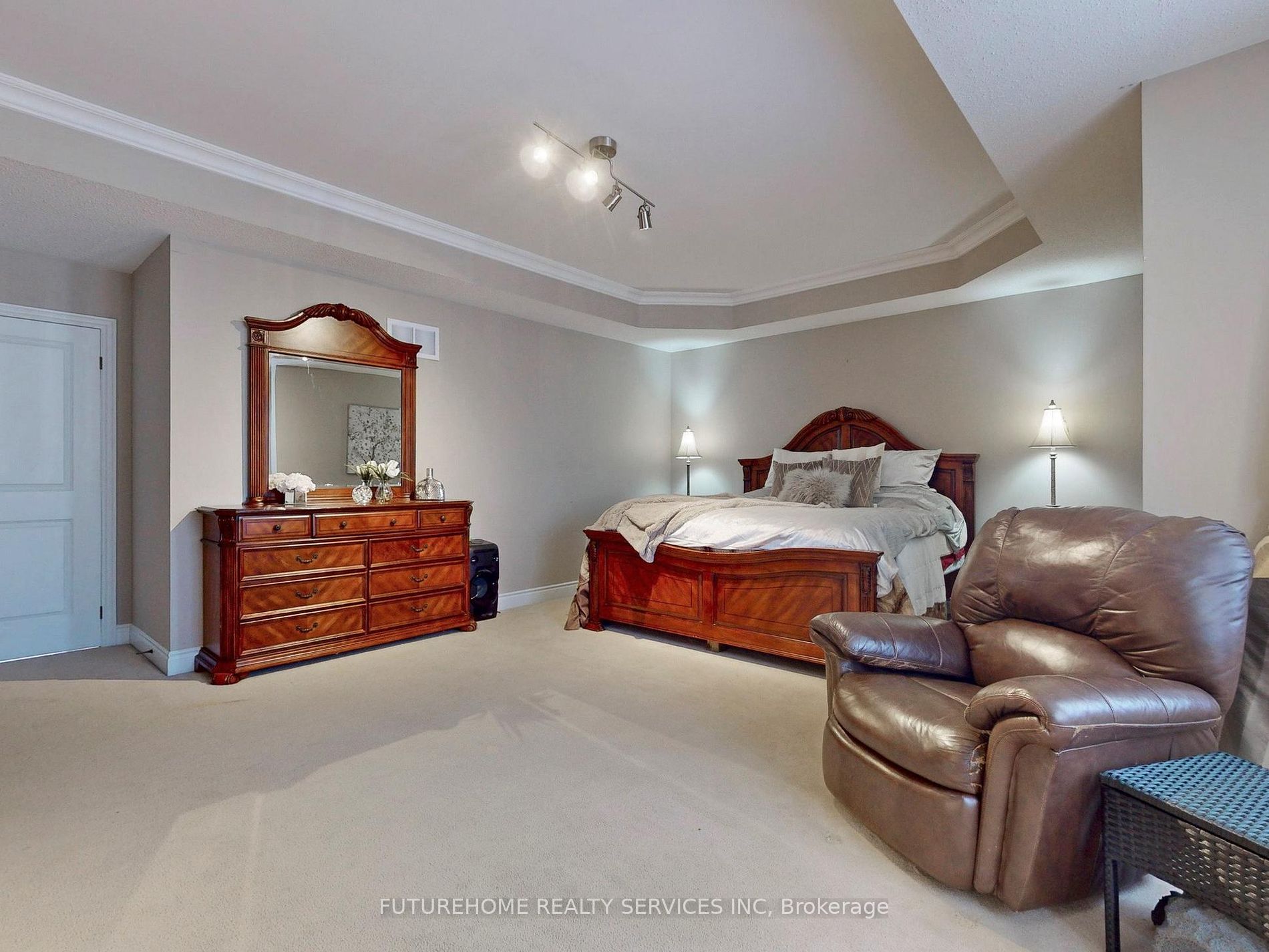 46 Eaglesprings Cres