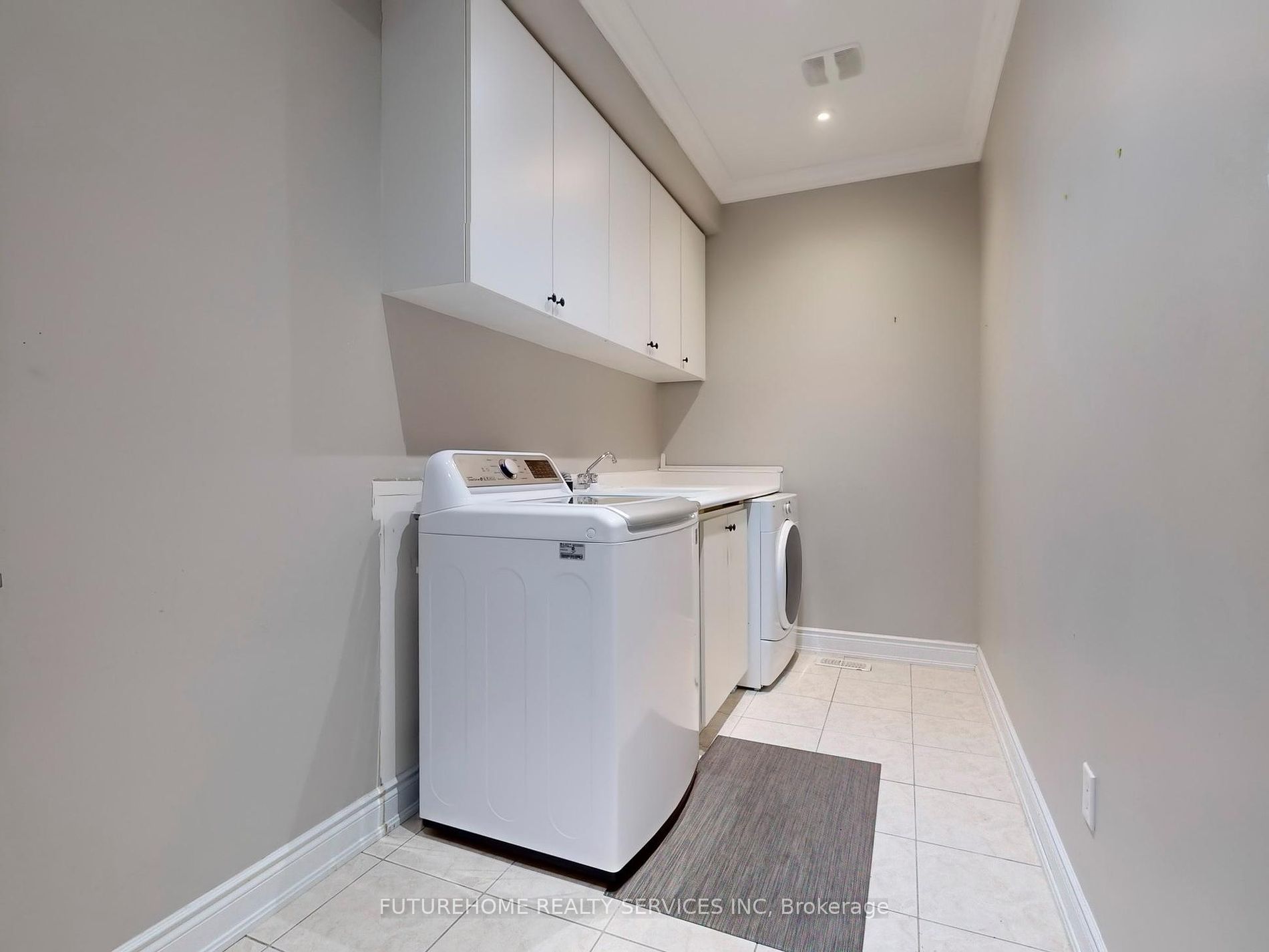 46 Eaglesprings Cres