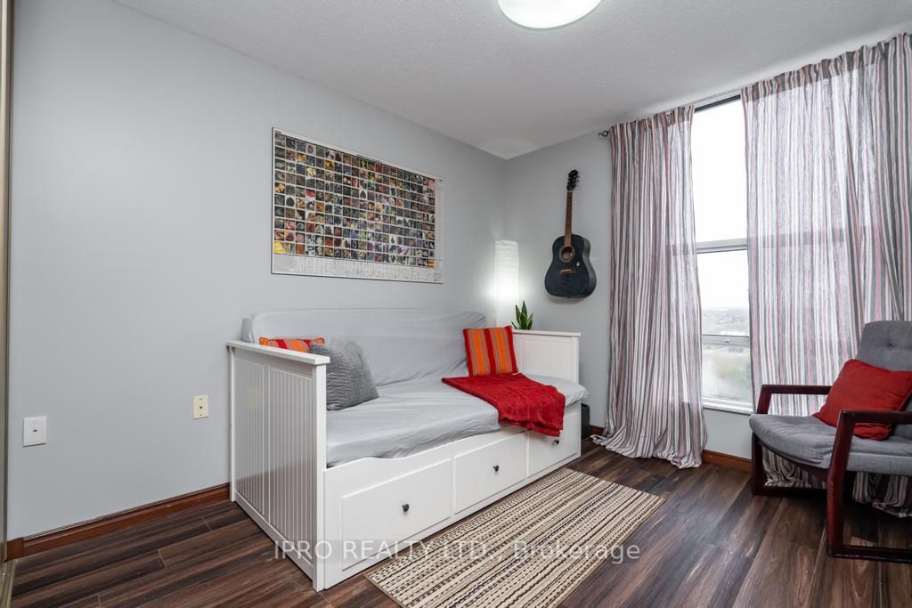 17 Knightsbridge Rd, #1910