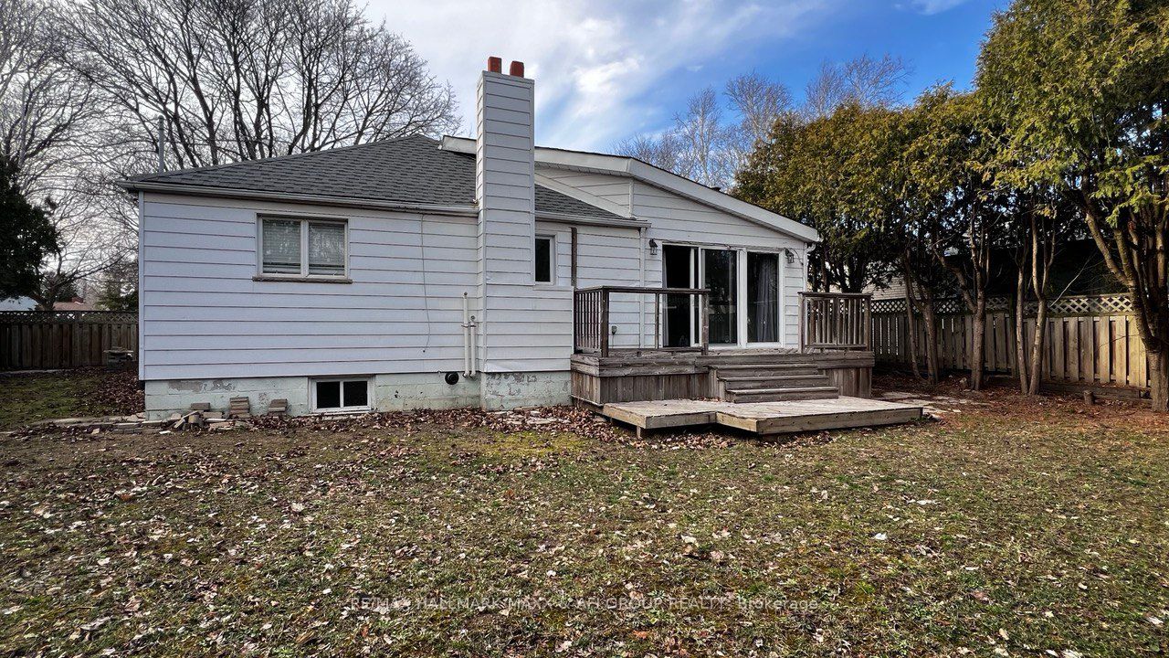 1036 Marley Cres