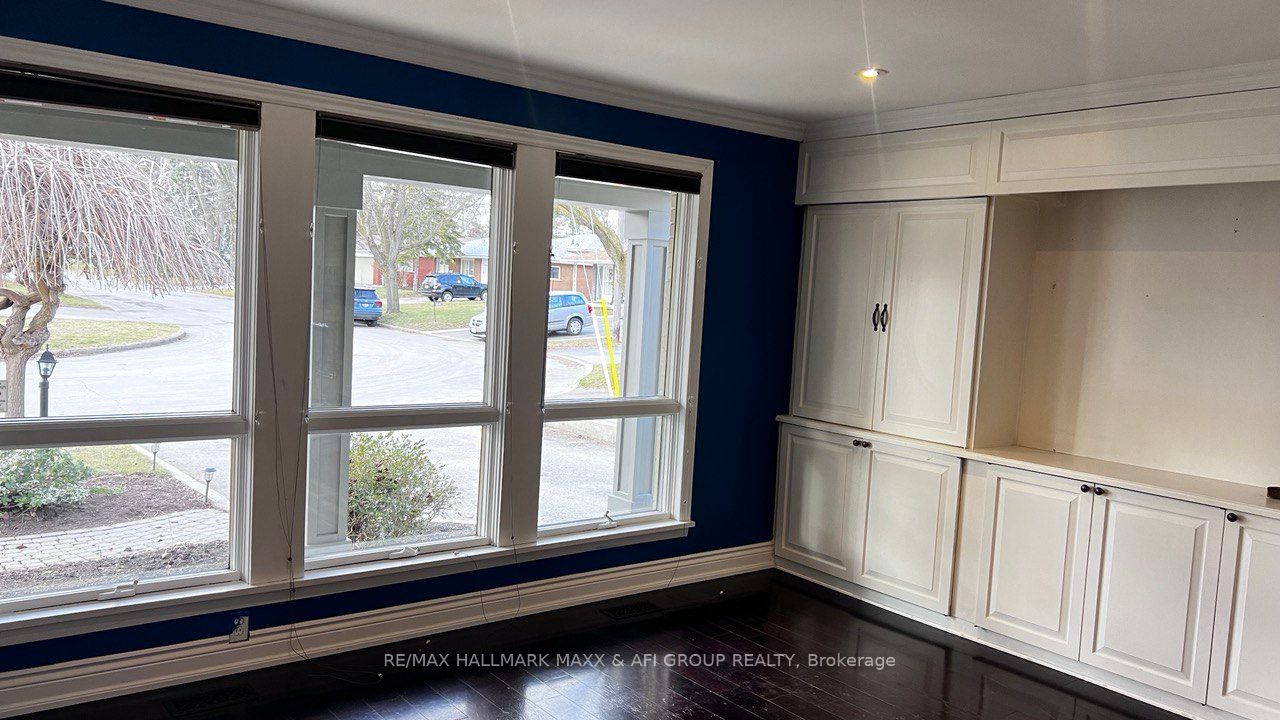1036 Marley Cres
