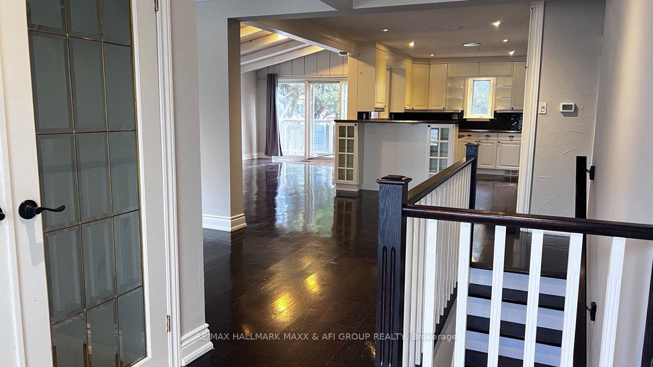 1036 Marley Cres