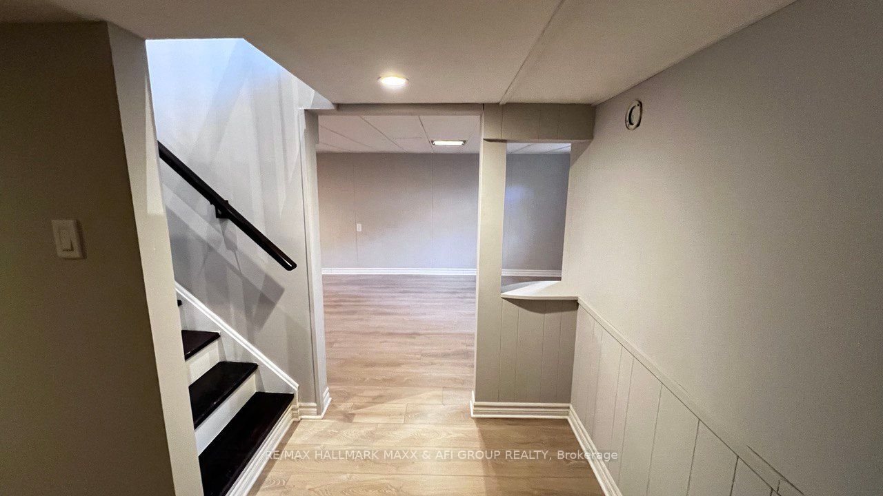 1036 Marley Cres