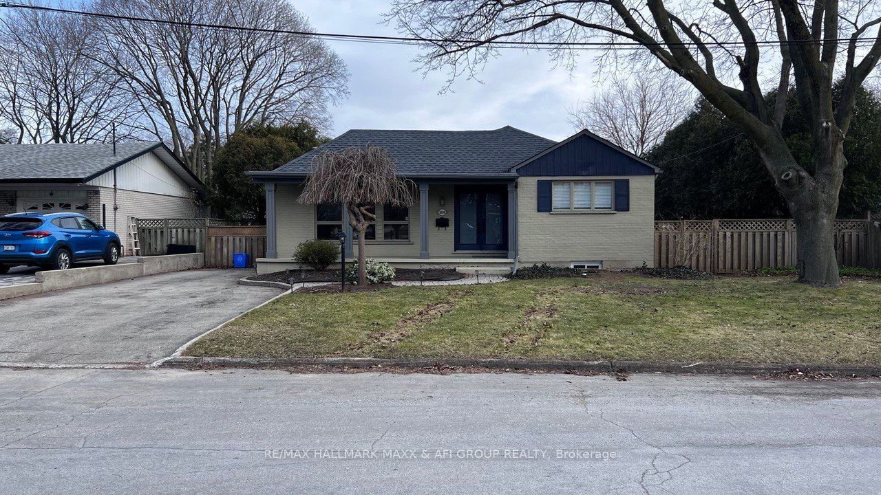 1036 Marley Cres