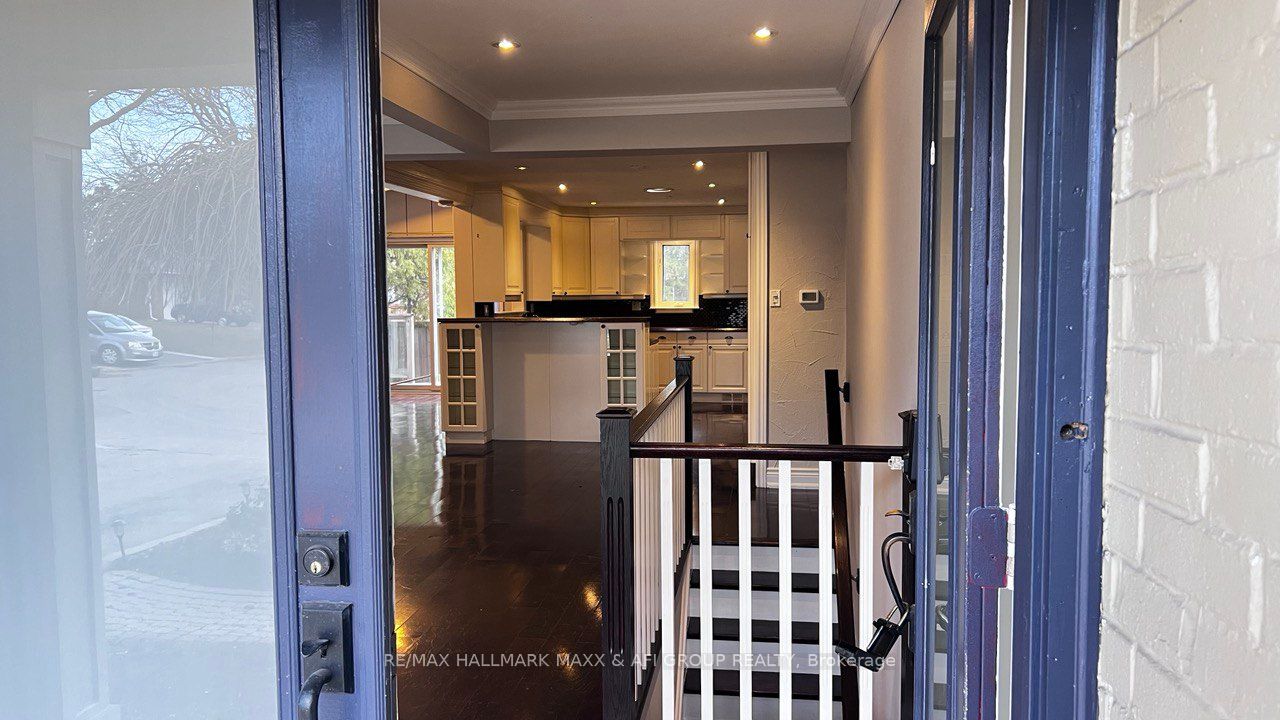 1036 Marley Cres