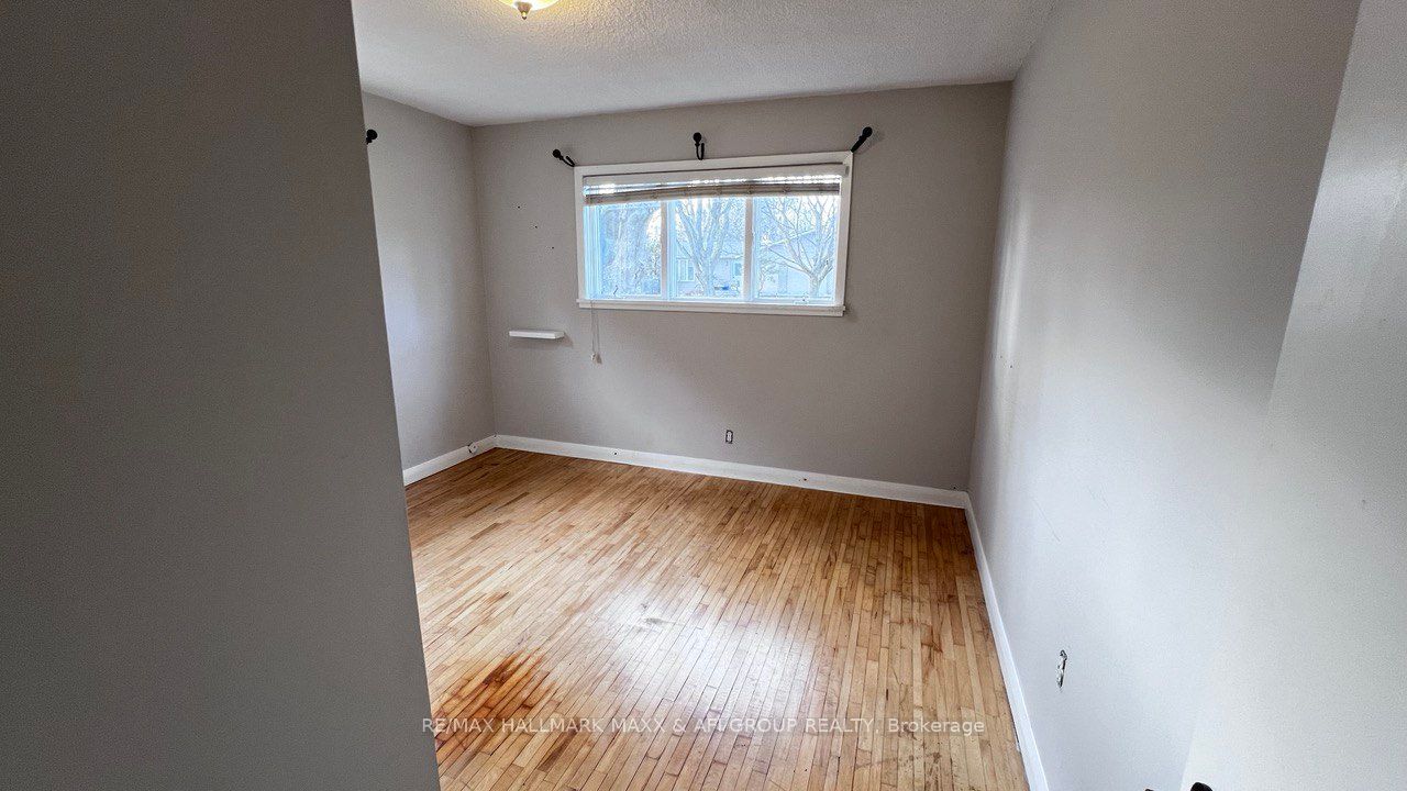 1036 Marley Cres