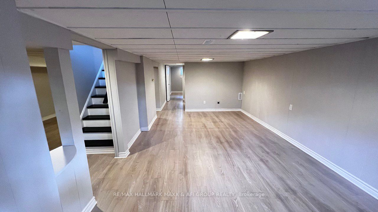 1036 Marley Cres