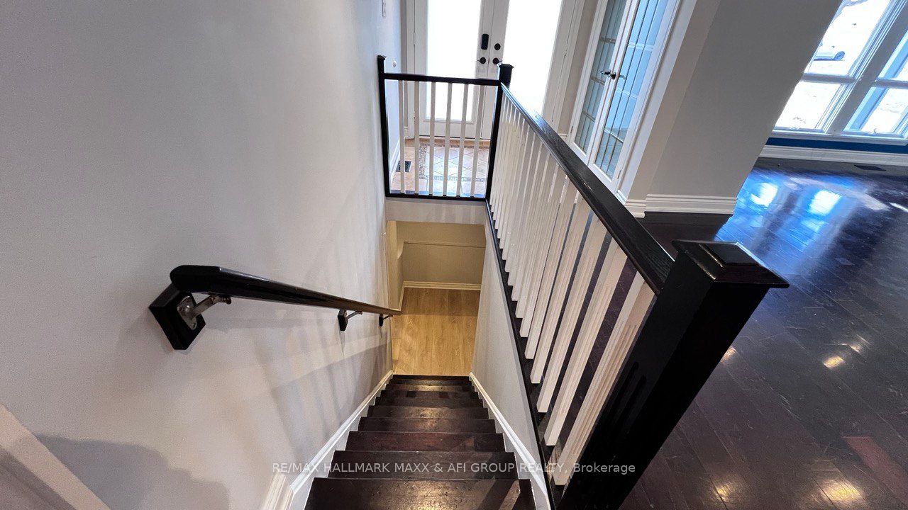 1036 Marley Cres