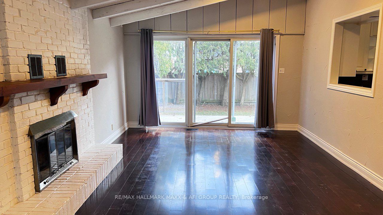1036 Marley Cres