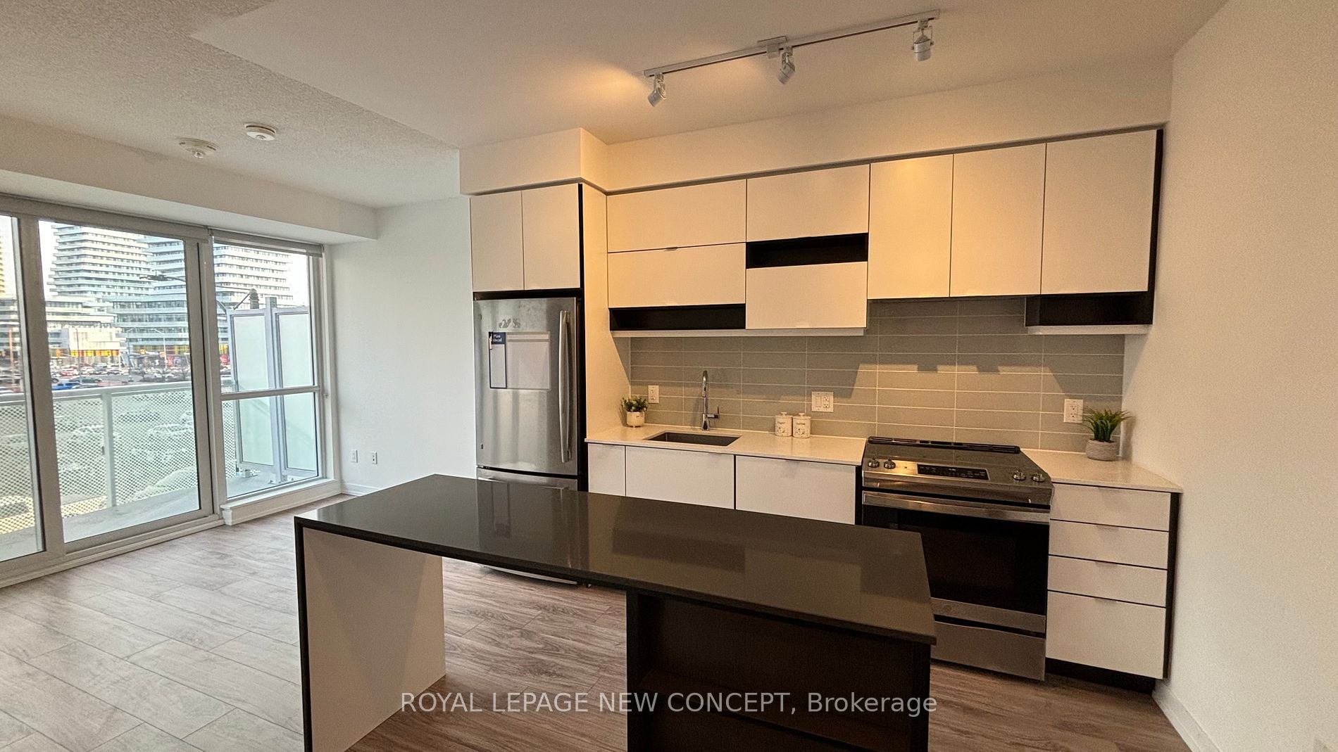 4065 Confederation Parkway, #304