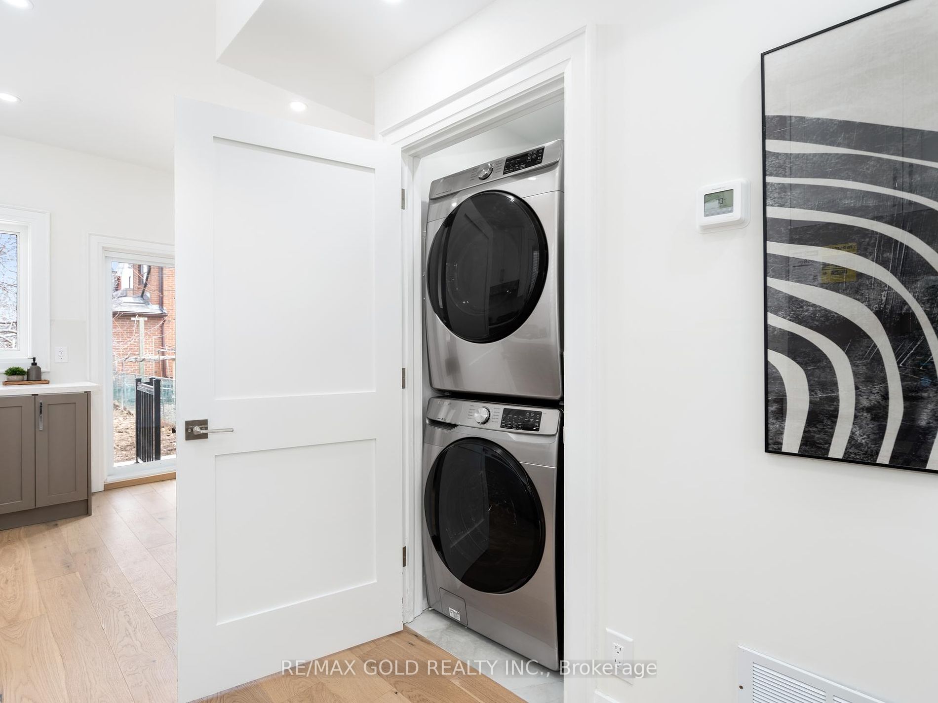 1007 Ossington Ave