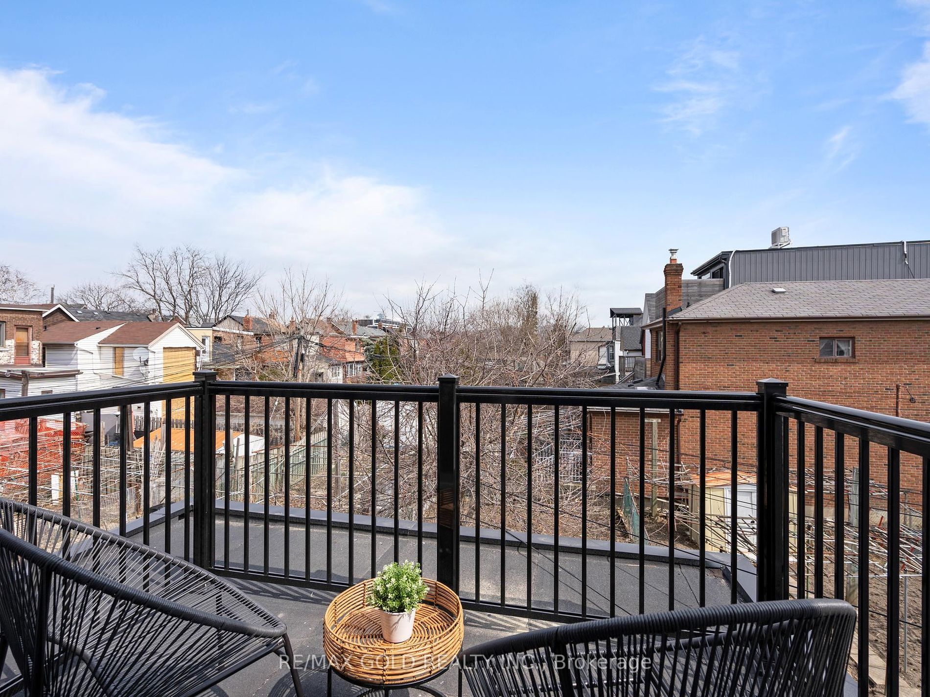 1007 Ossington Ave