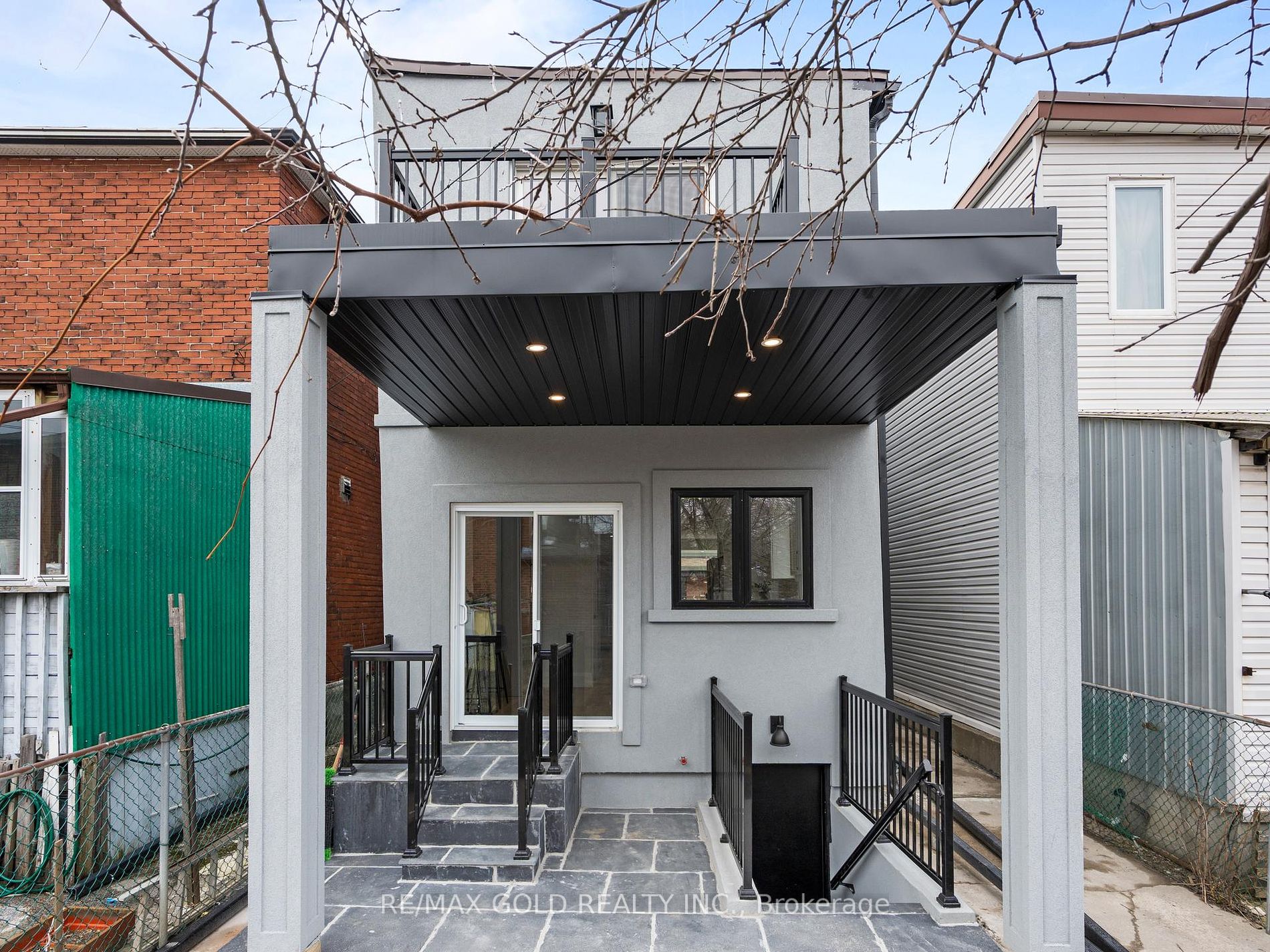 1007 Ossington Ave