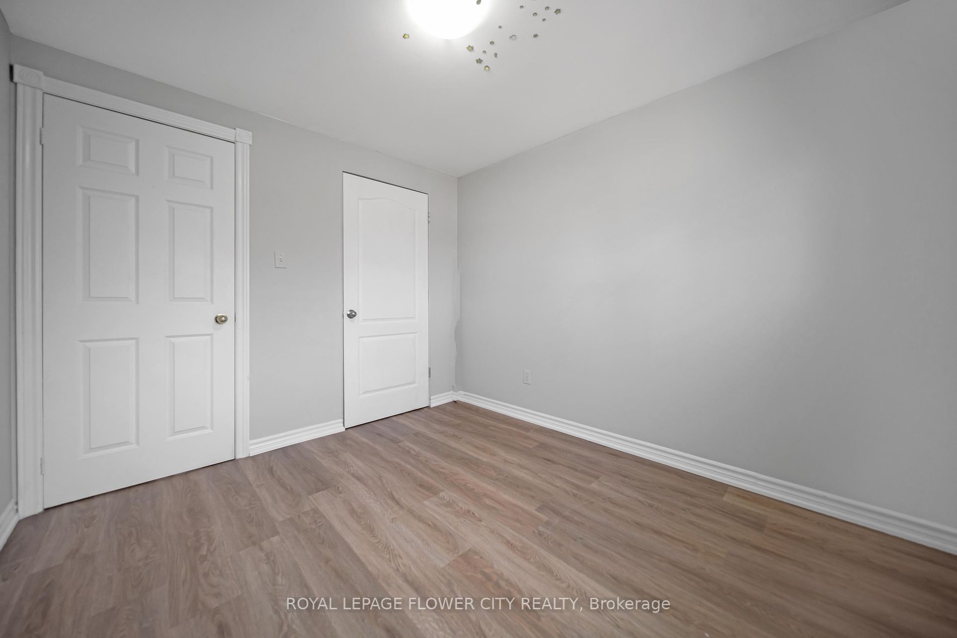 5 Charters Rd