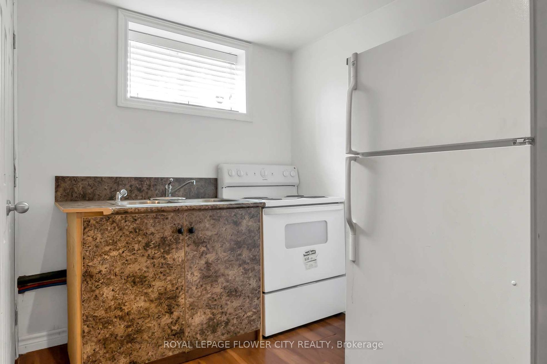 5 Charters Rd