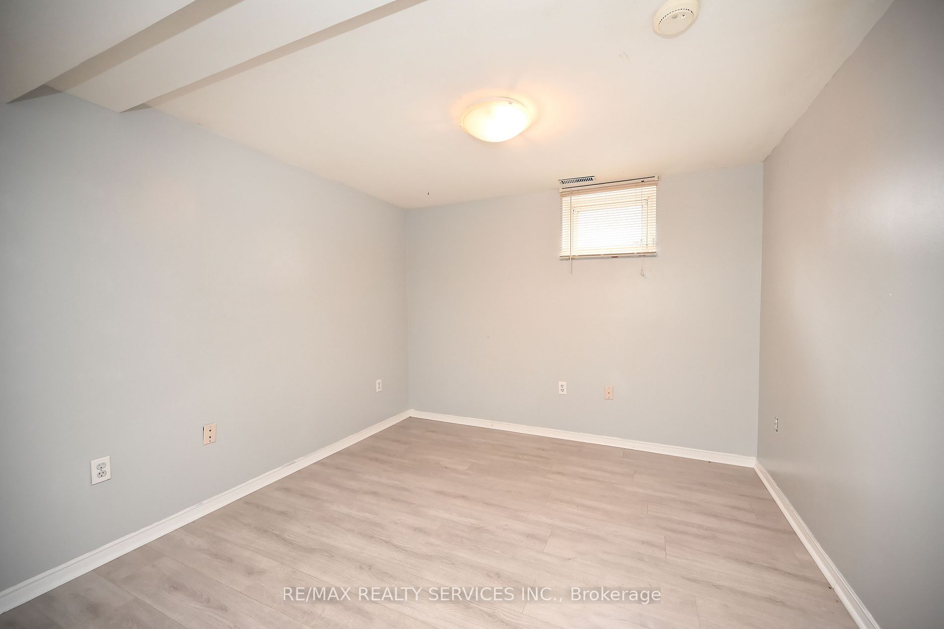 3 Brookdale Cres