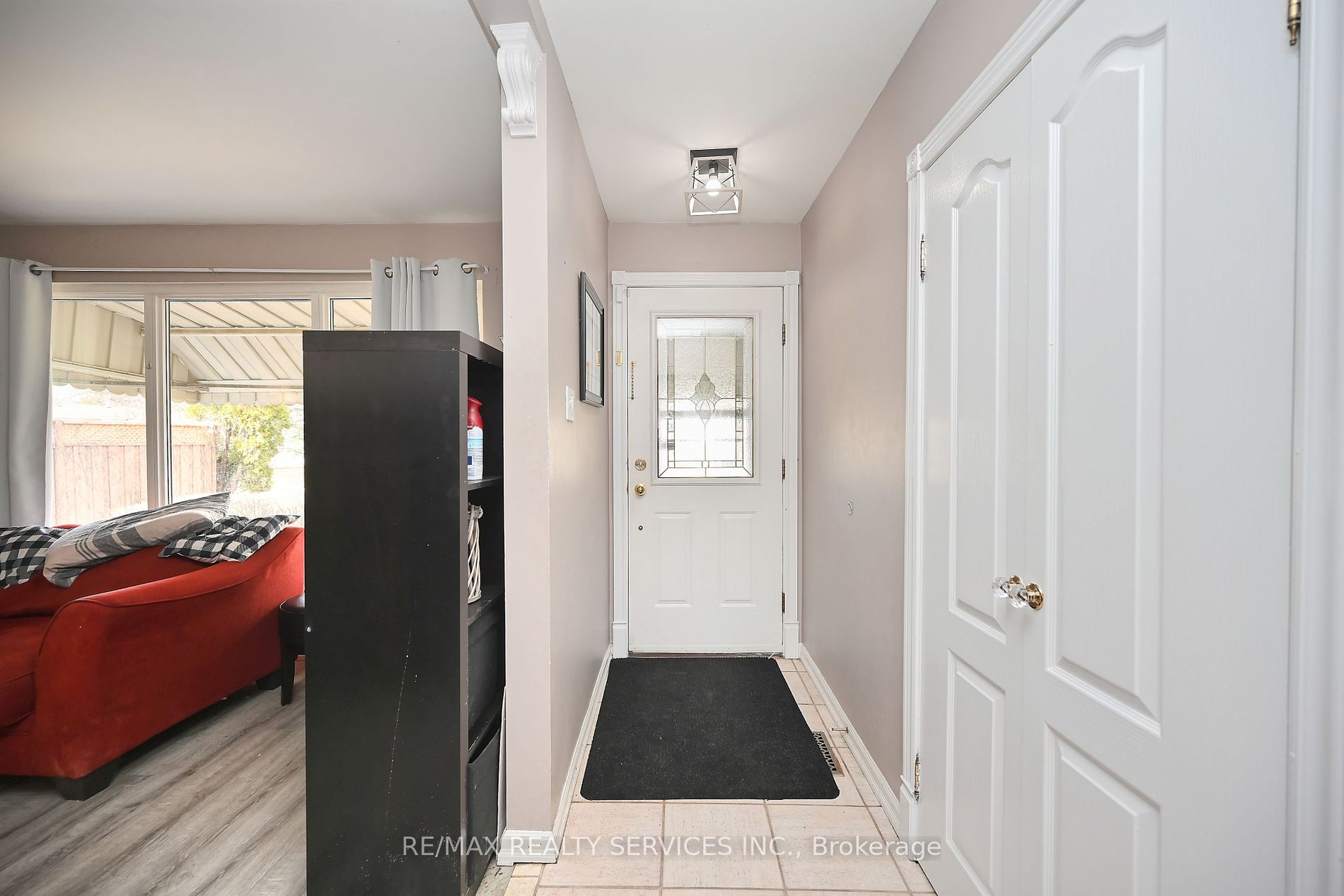 3 Brookdale Cres