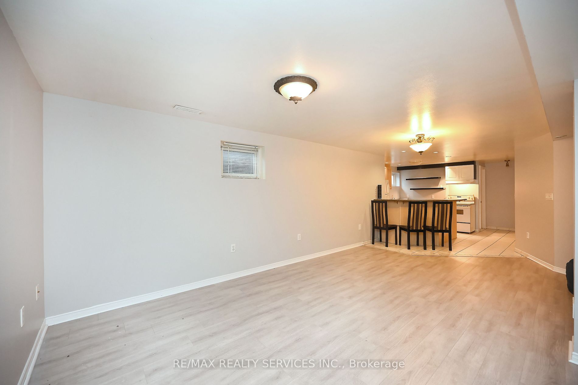 3 Brookdale Cres