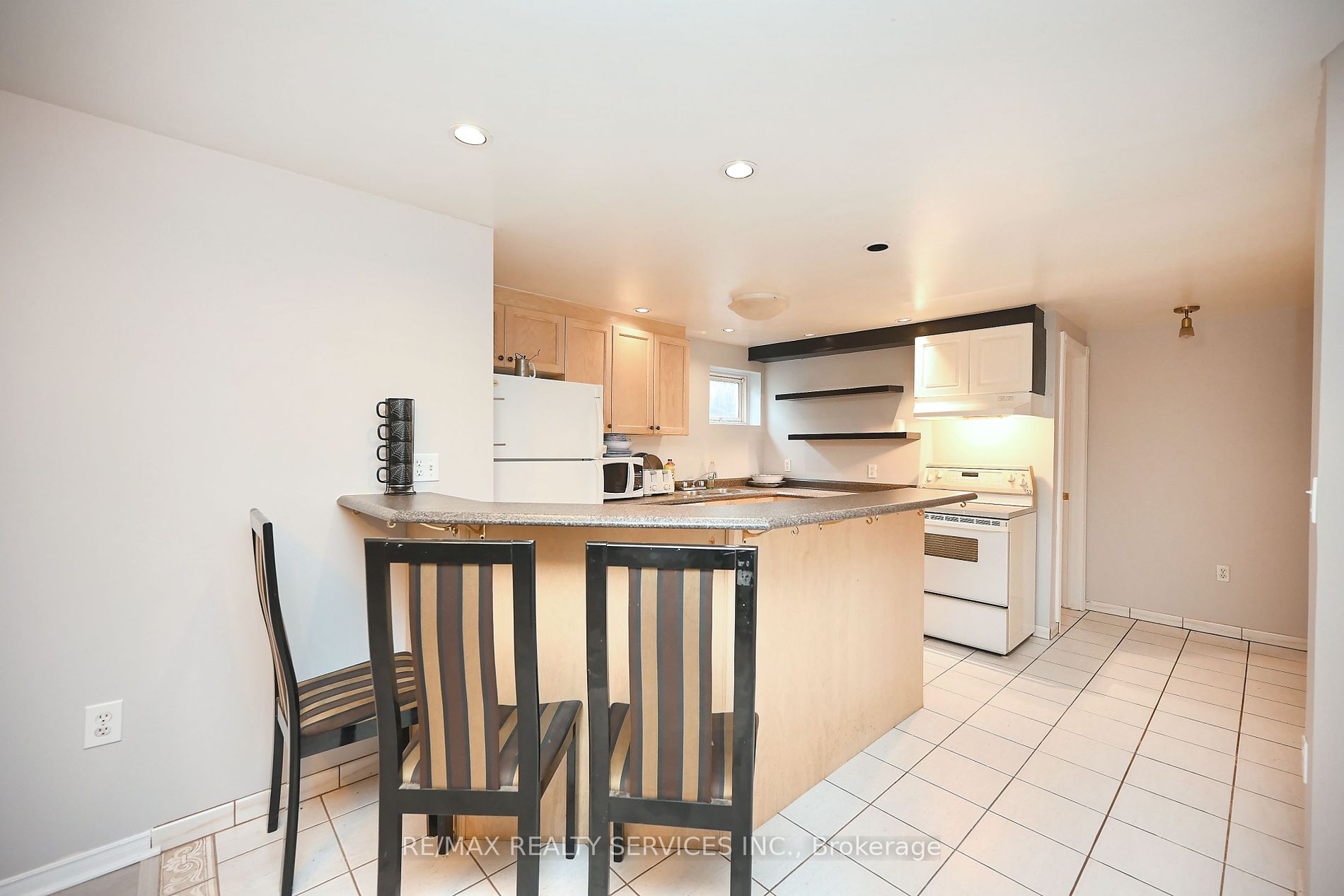 3 Brookdale Cres