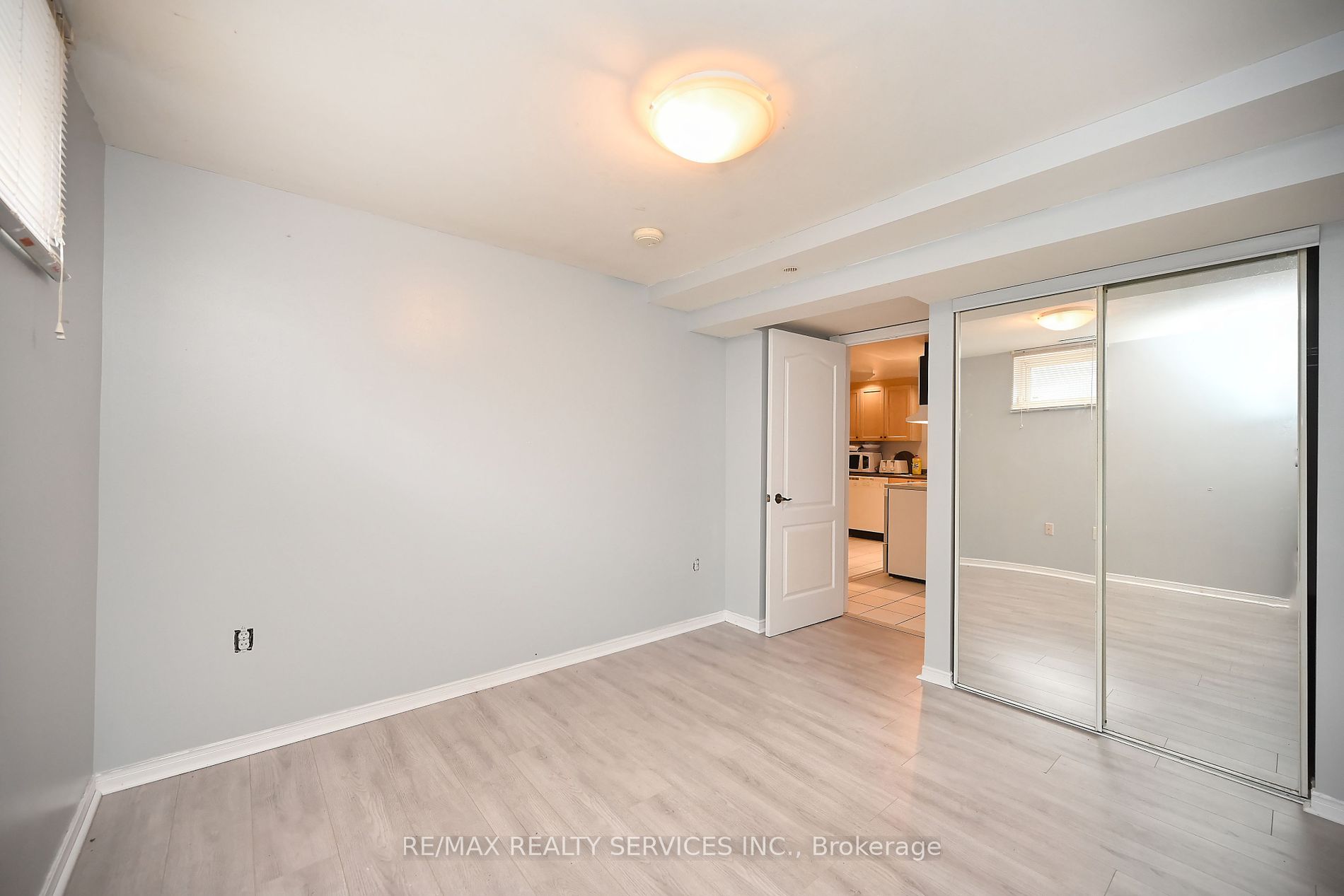 3 Brookdale Cres