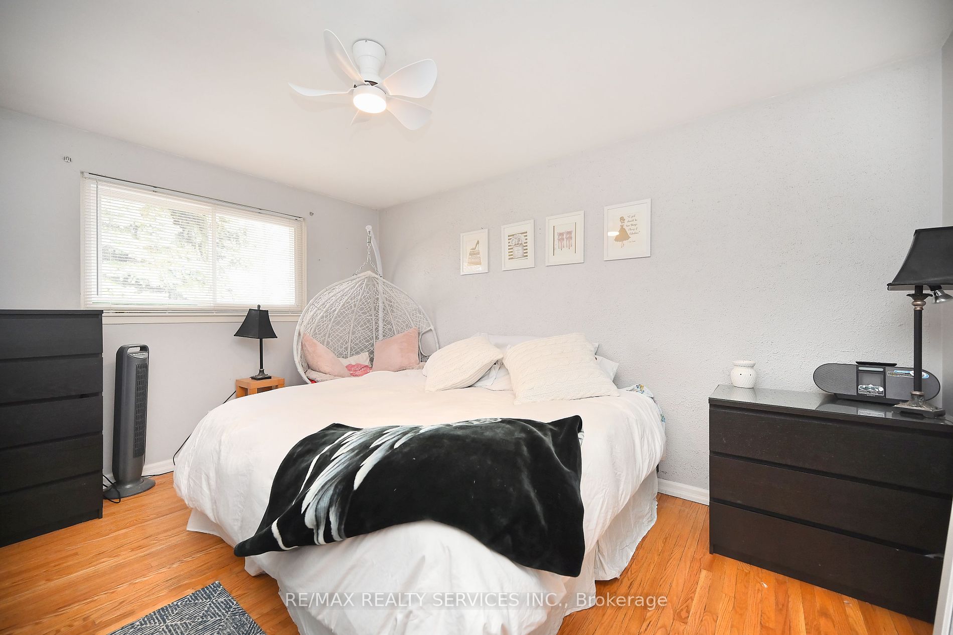 3 Brookdale Cres