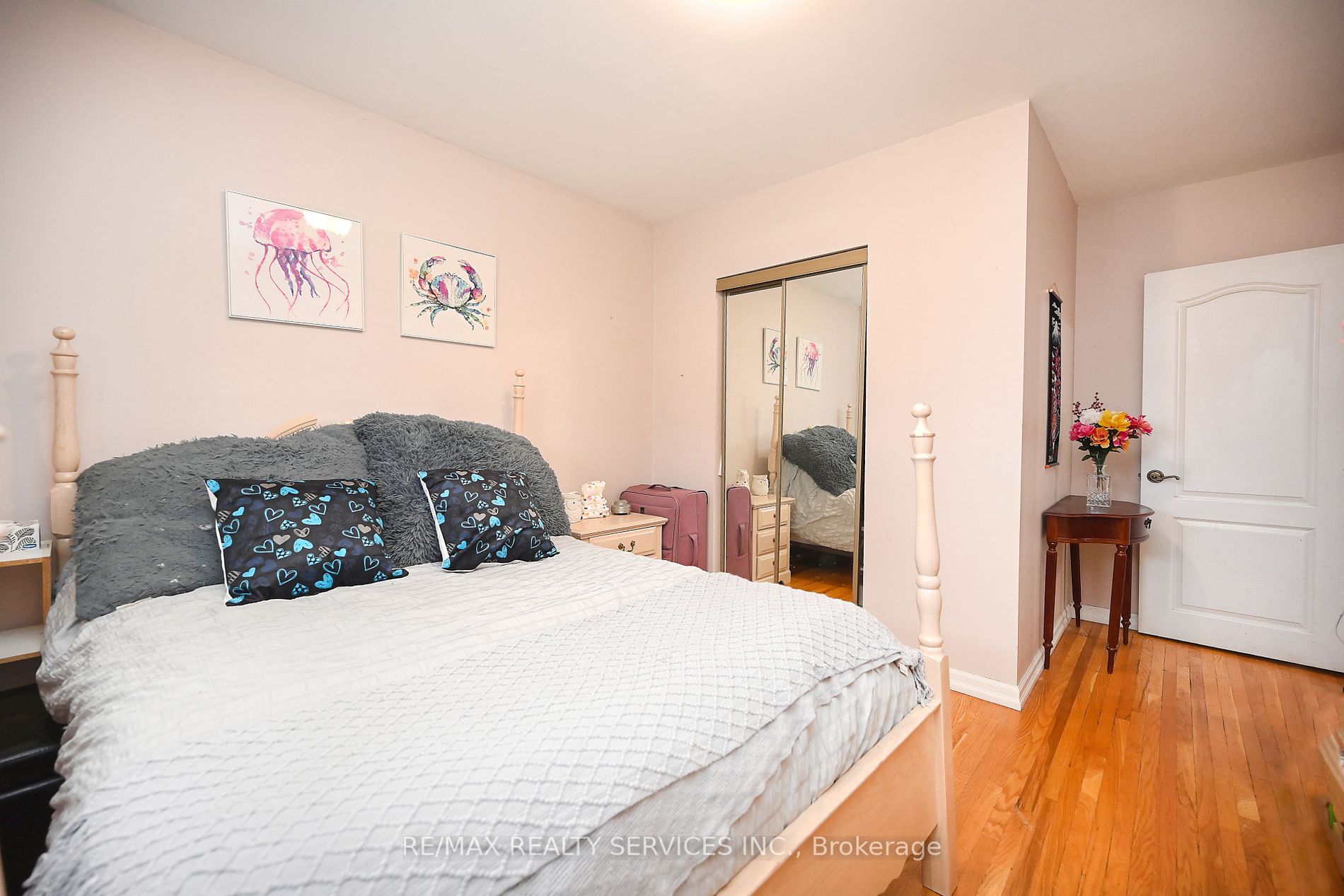 3 Brookdale Cres