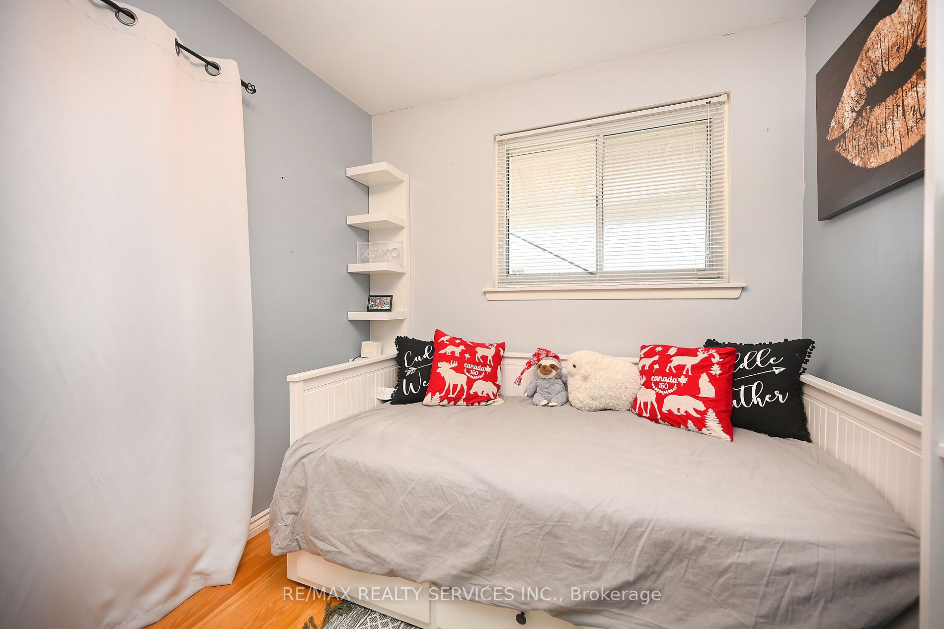 3 Brookdale Cres