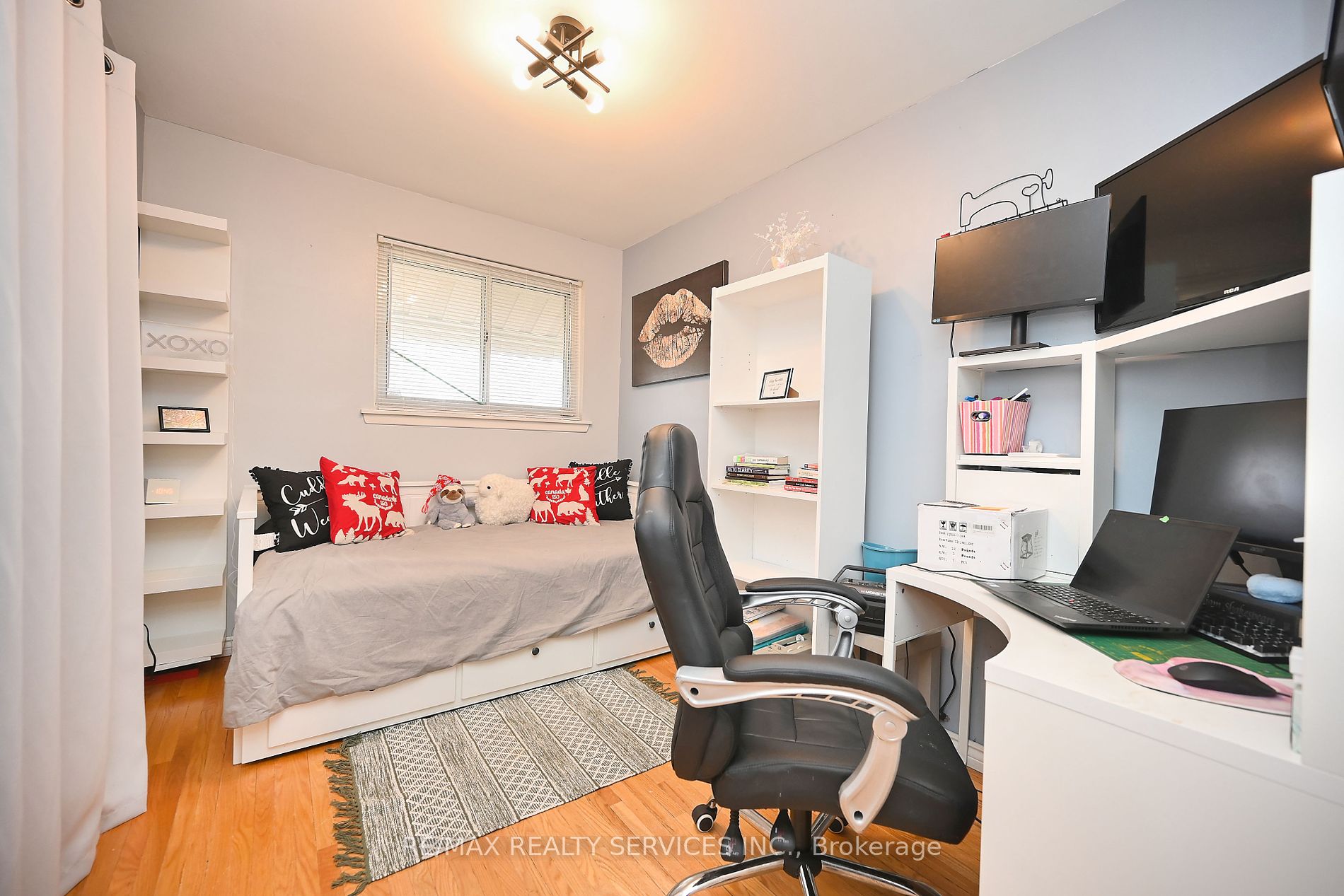 3 Brookdale Cres
