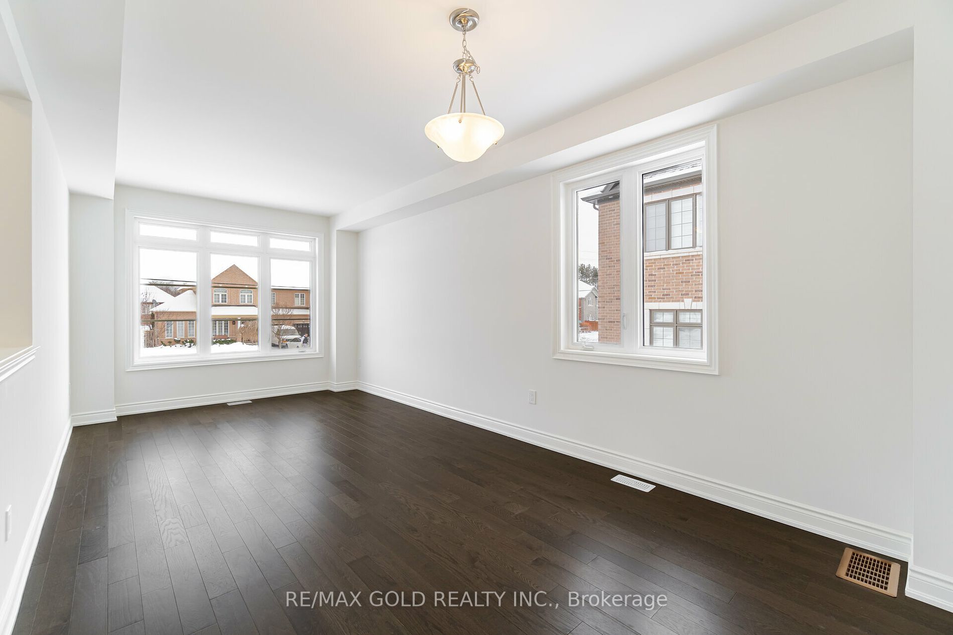 107 Walker Road W