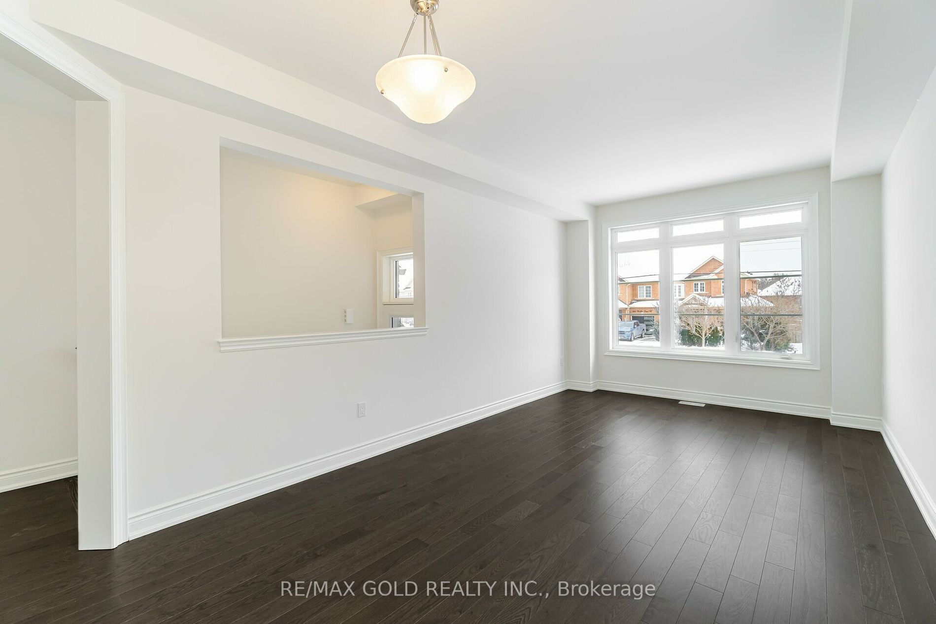 107 Walker Road W