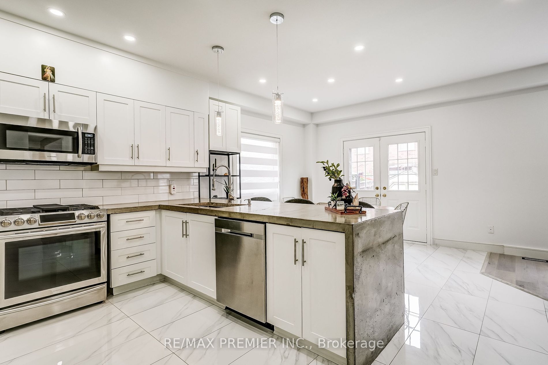 57 Mount Hope Rd