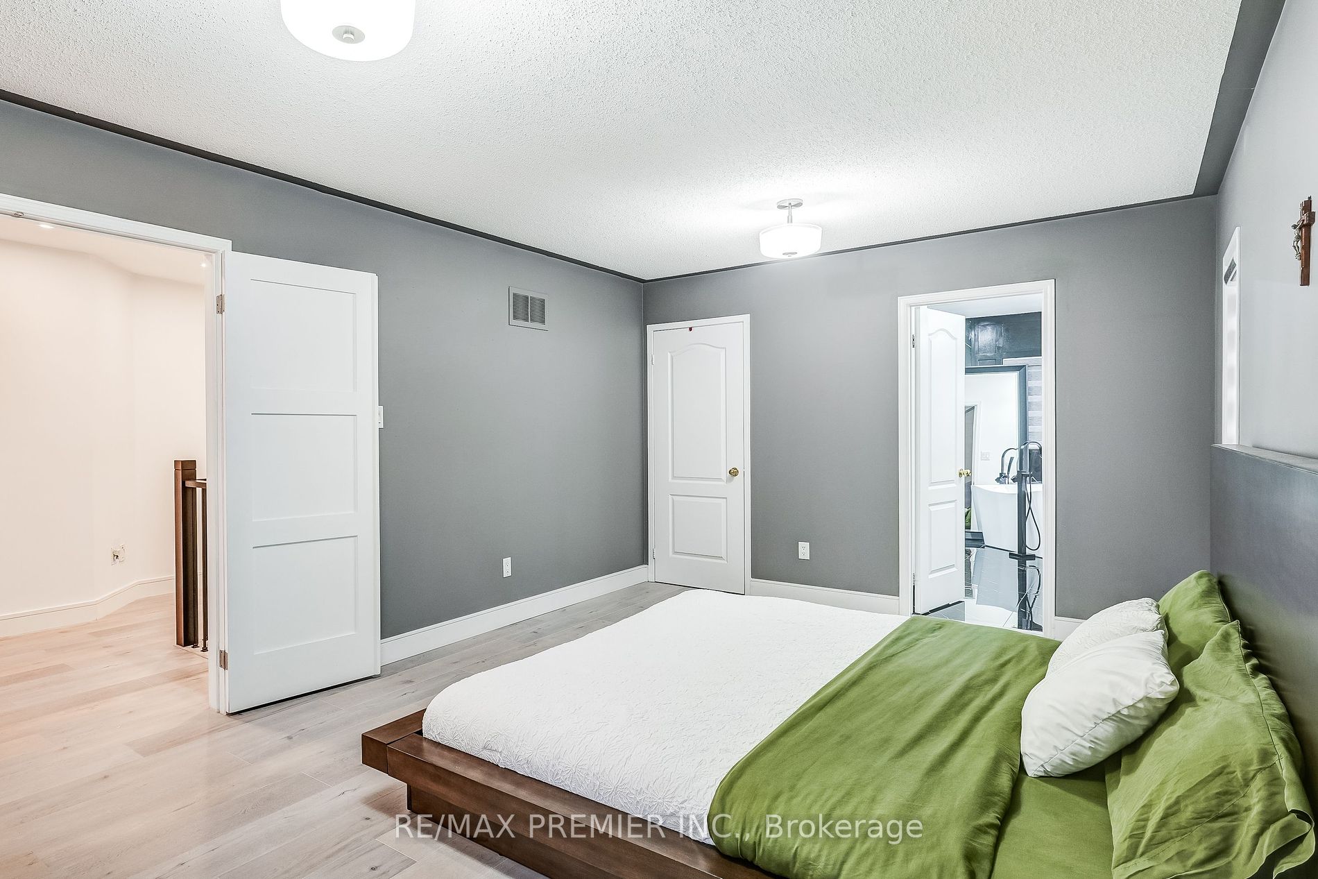 57 Mount Hope Rd