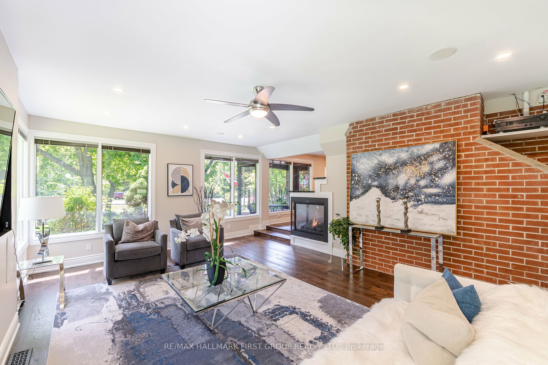 362 King St