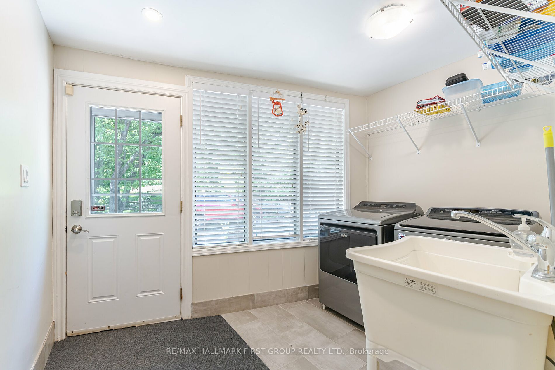 362 King St
