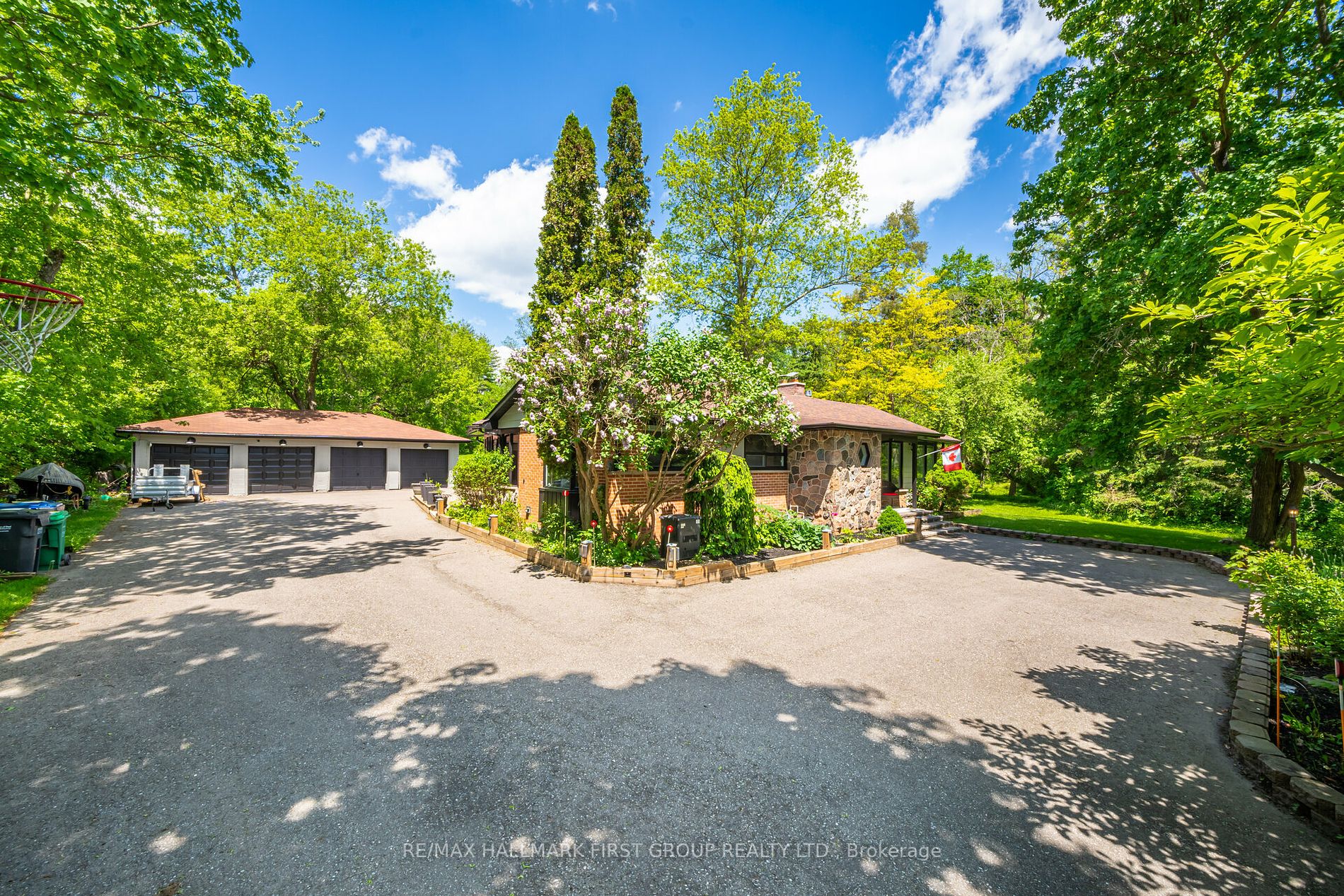 362 King St
