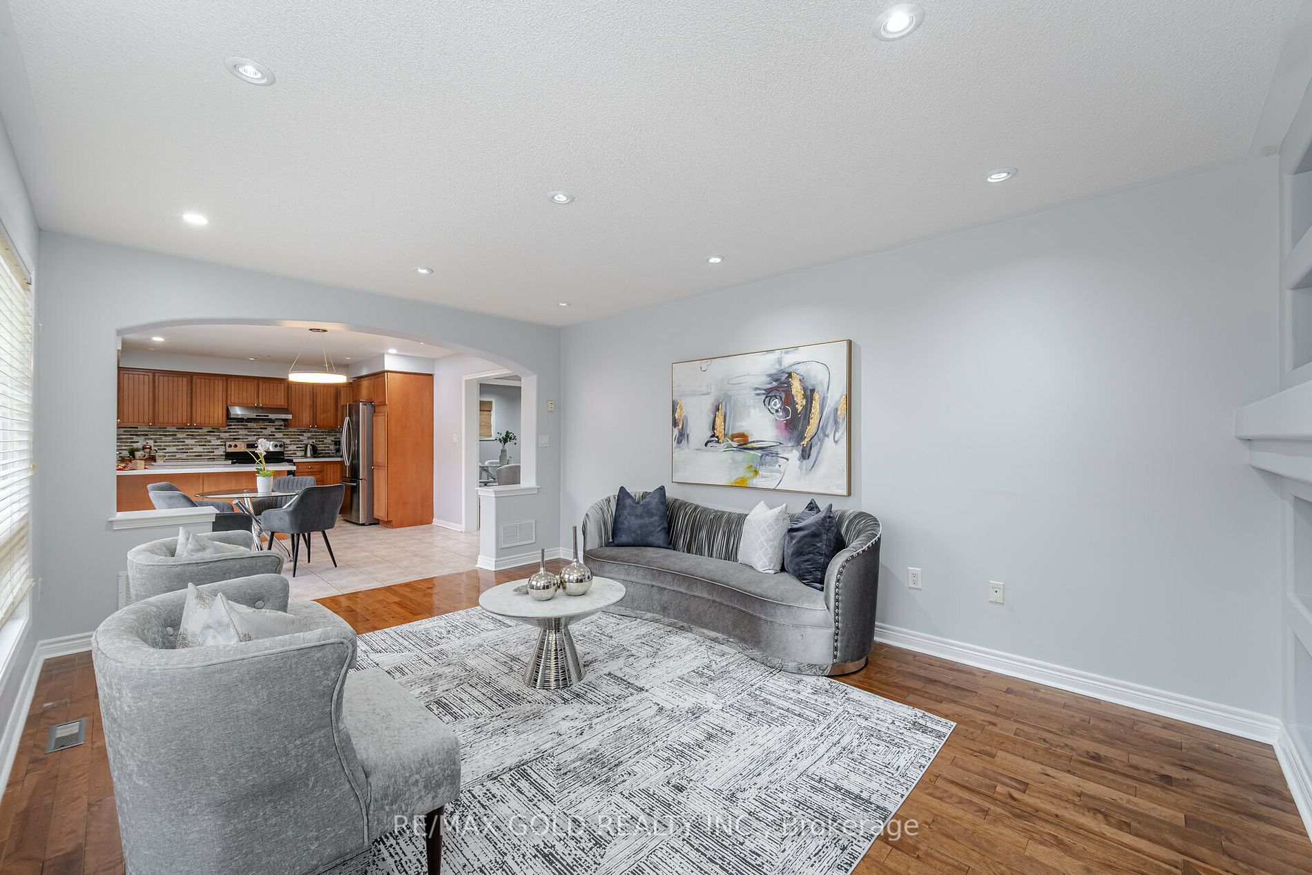 6 Mistybrook Crescent