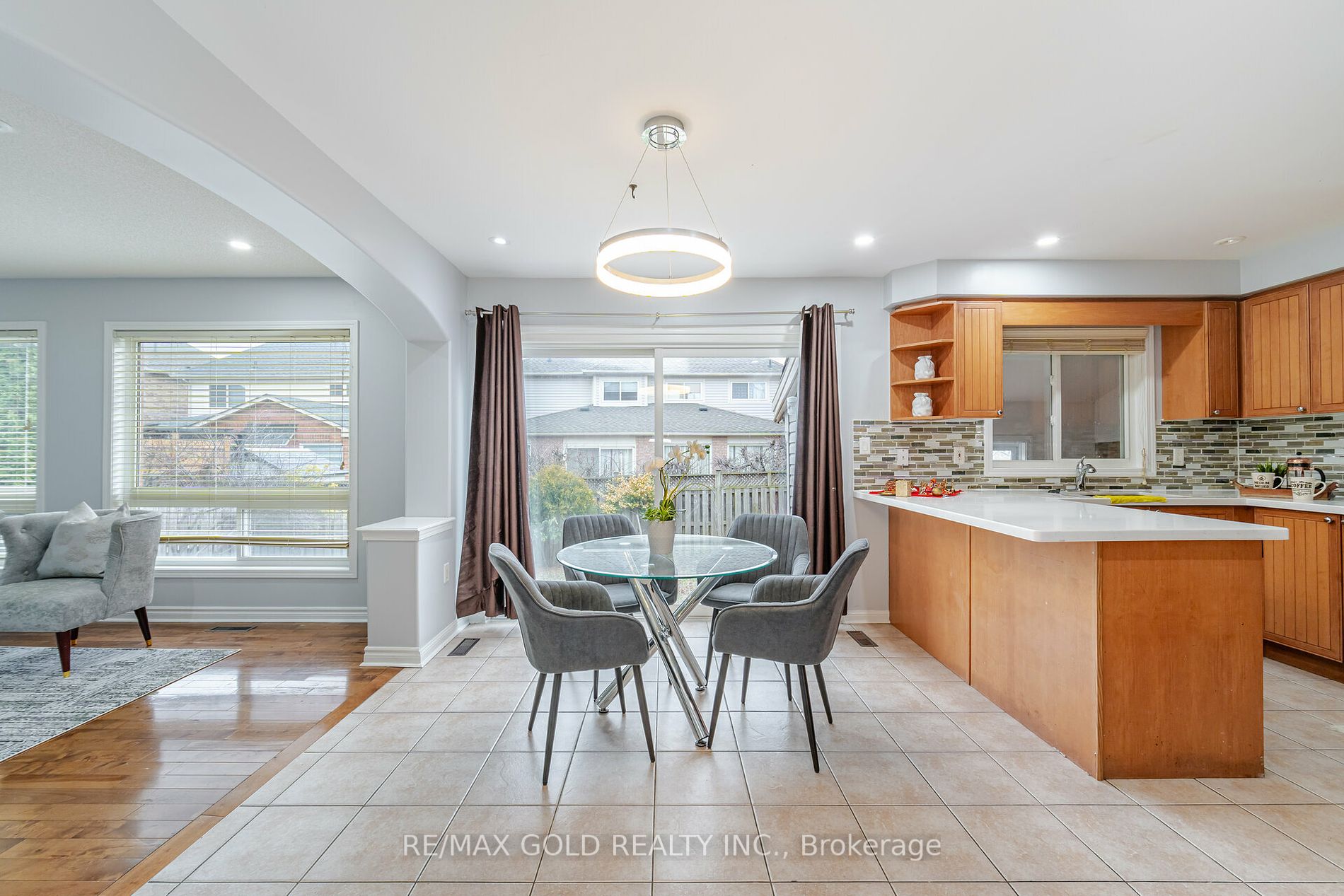6 Mistybrook Crescent