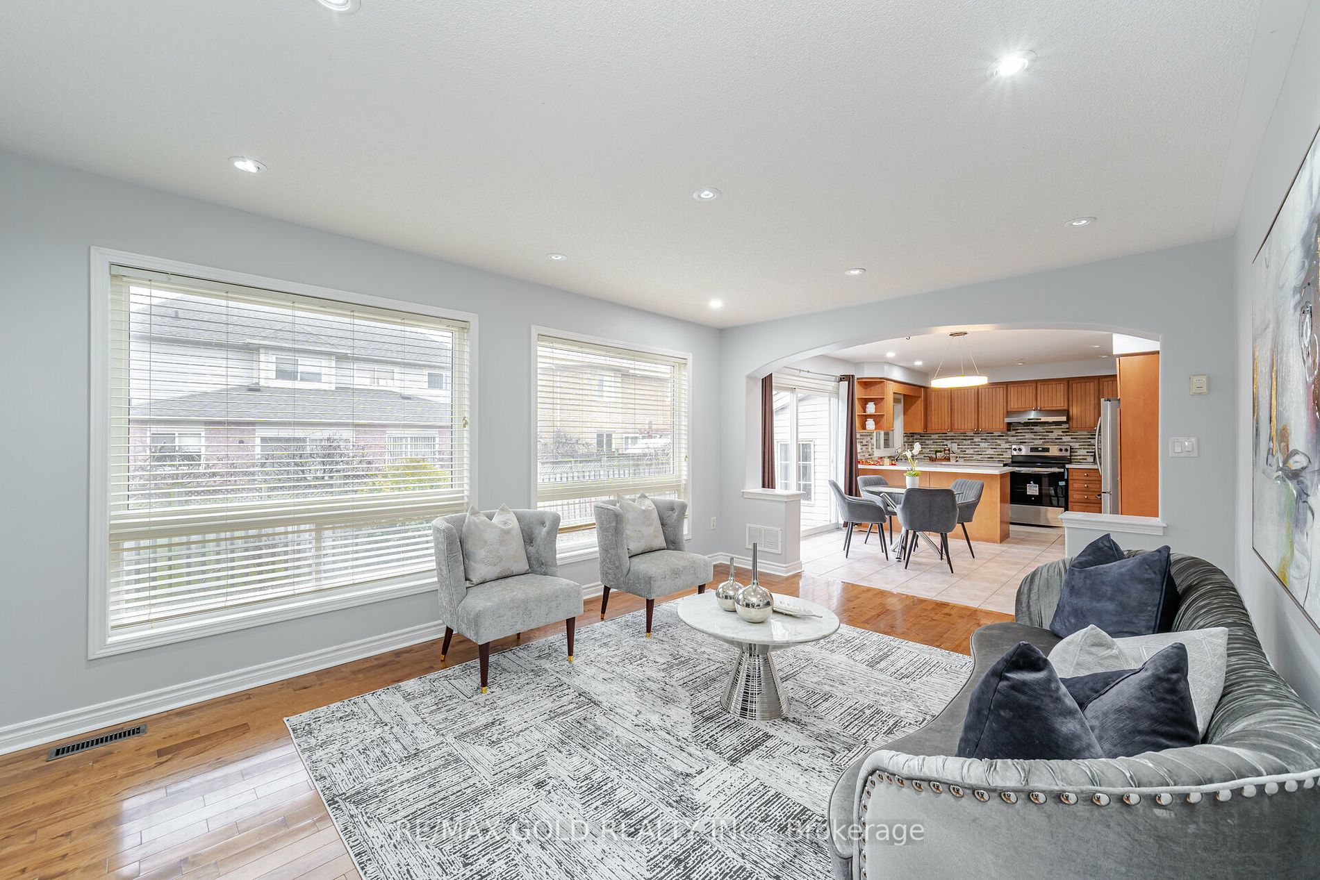 6 Mistybrook Crescent