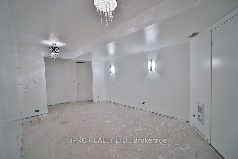 12419 Kennedy Rd